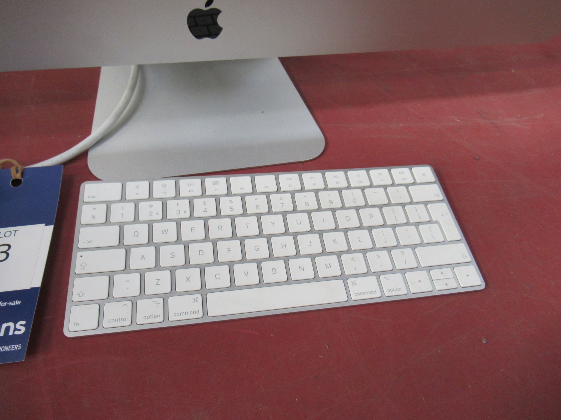 Apple iMac with i5 processor and 32GB RAM. - Image 7 of 9