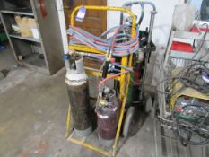 Oxy Acetylene Cutting Torch, Hoses, Gauges and Bottle Cart (bottles excluded)