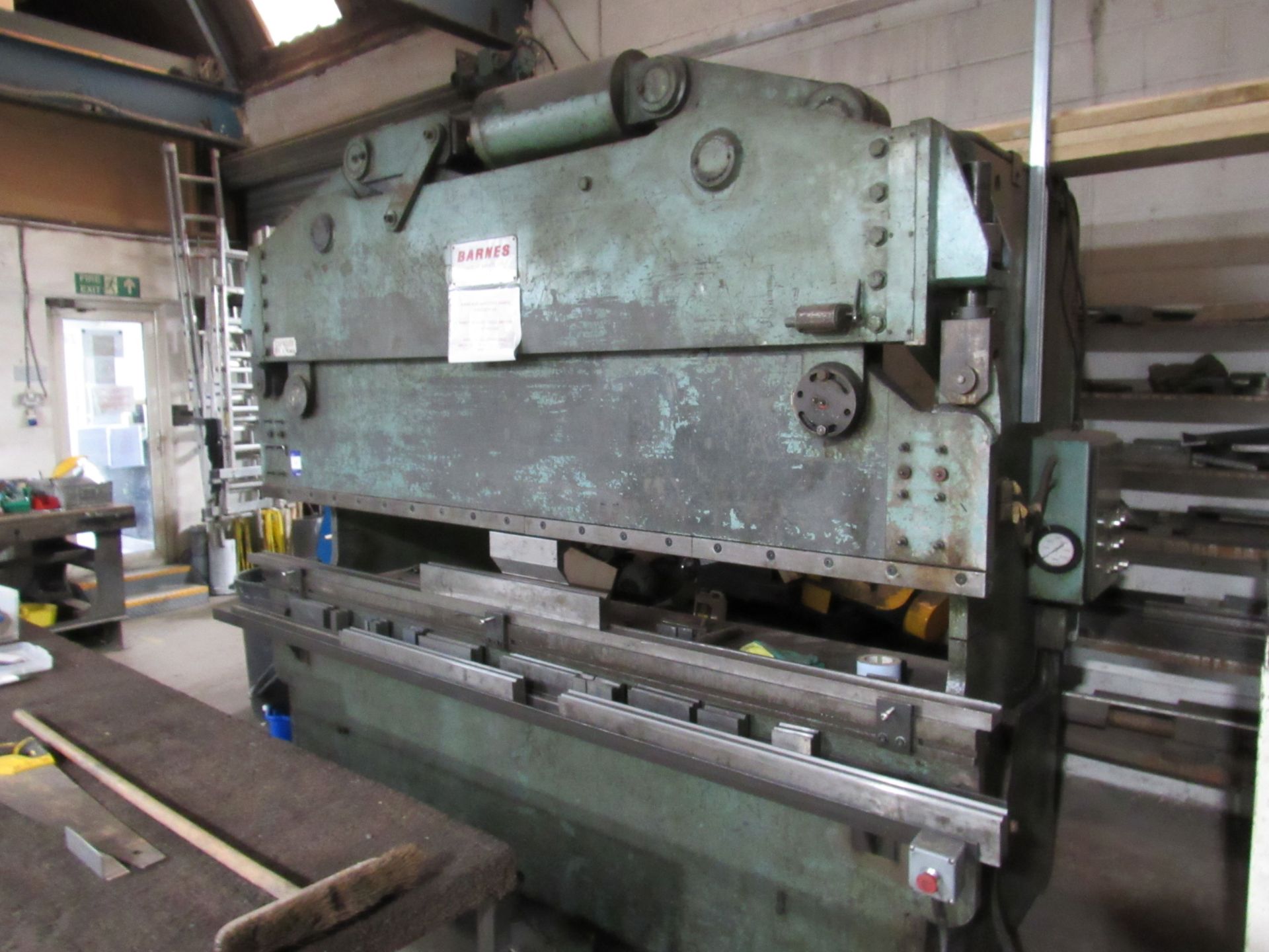 Douglas Barnes Machinery Hydraulic Press Brake, 8ft x 1/8inch Capacity with various tooling - Image 3 of 5