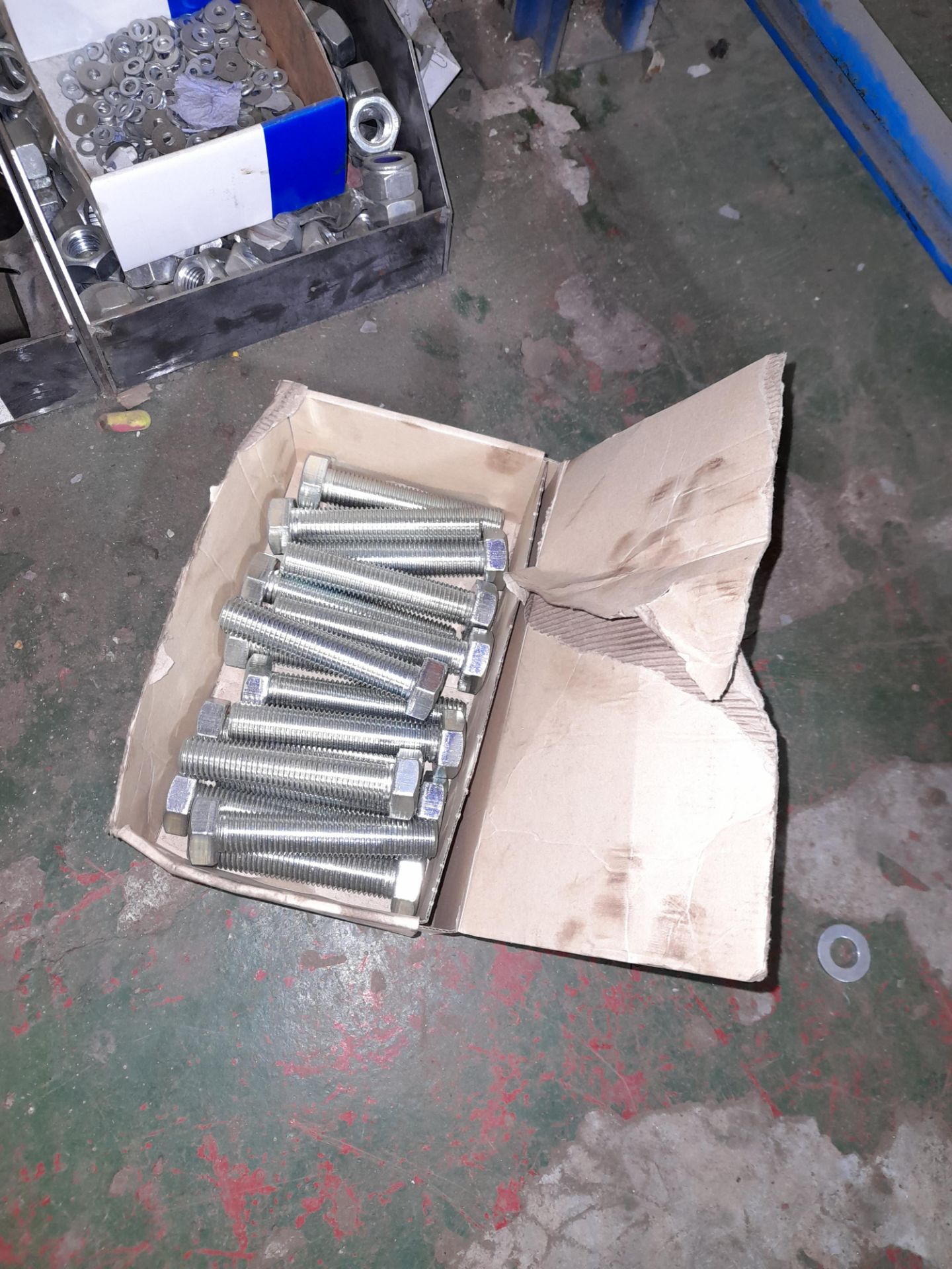 Assortment of fixings to linbins and fabricated stock rack (both included and purchaser to - Image 10 of 10
