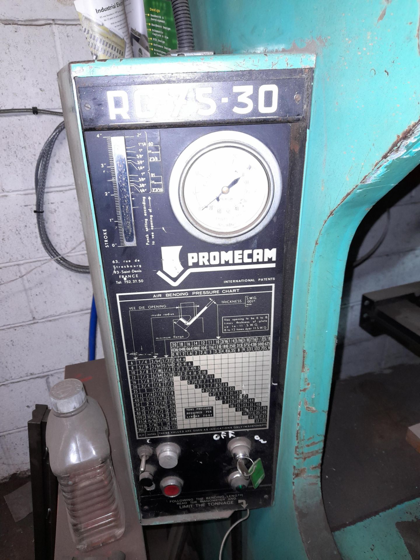 Promecam RG-75-30 press brake, Serial Number 2 075 30 117, Date 1970, Bed width 3000 - Image 3 of 6