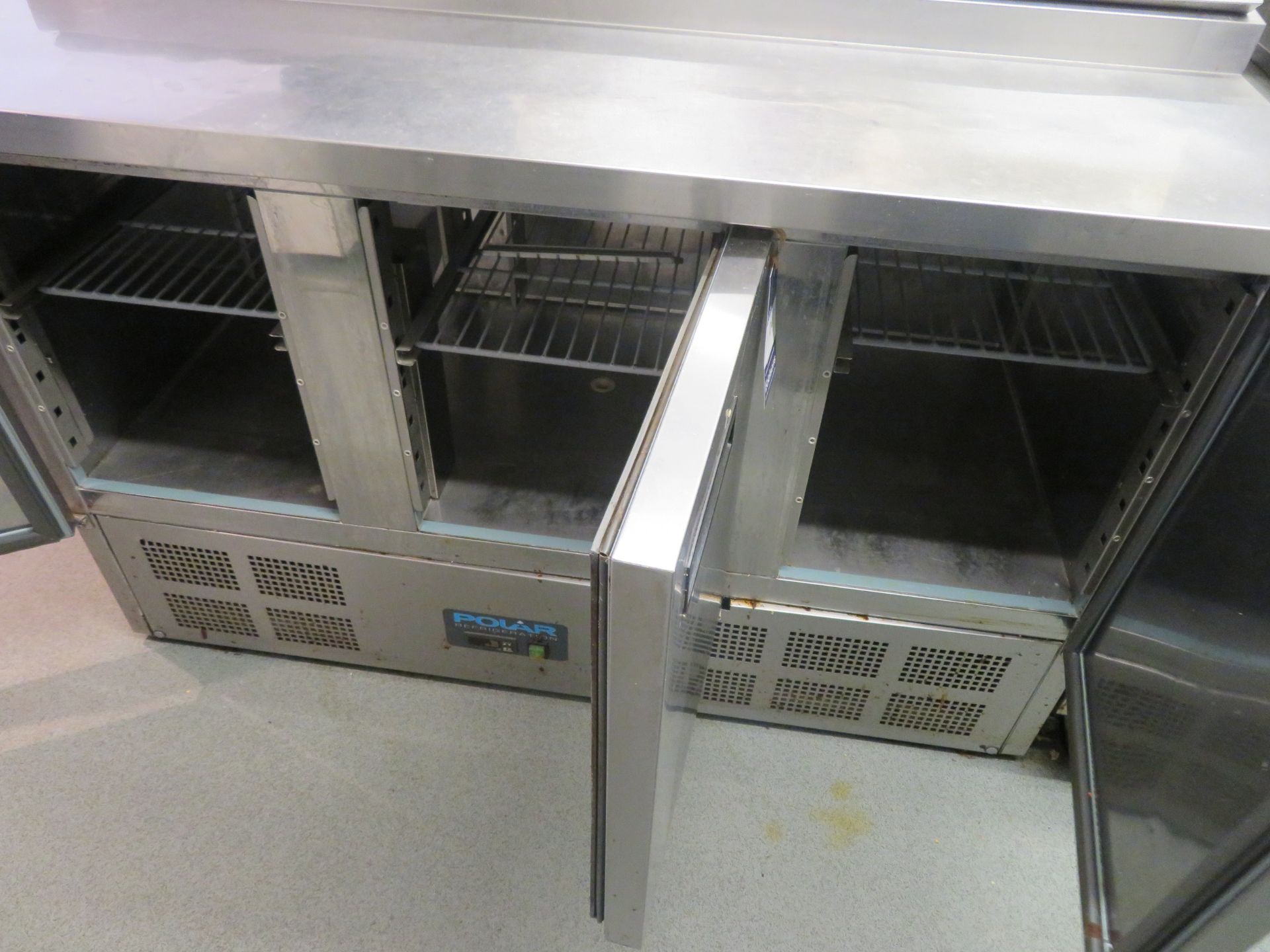 Polar 3 Door Stainless Steel Refrigerated Prep Table with Cold Well (1370 x 700mm) 40 - Image 3 of 5