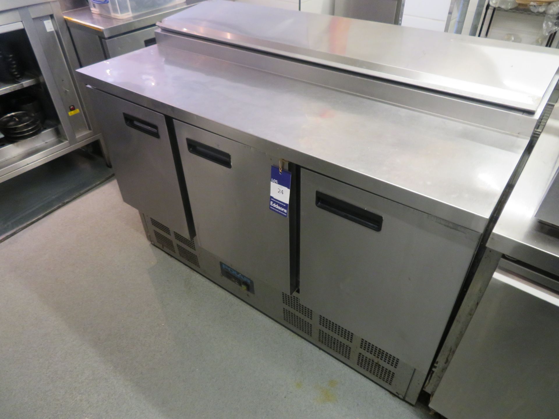 Polar 3 Door Stainless Steel Refrigerated Prep Table with Cold Well (1370 x 700mm) 40 - Image 2 of 5