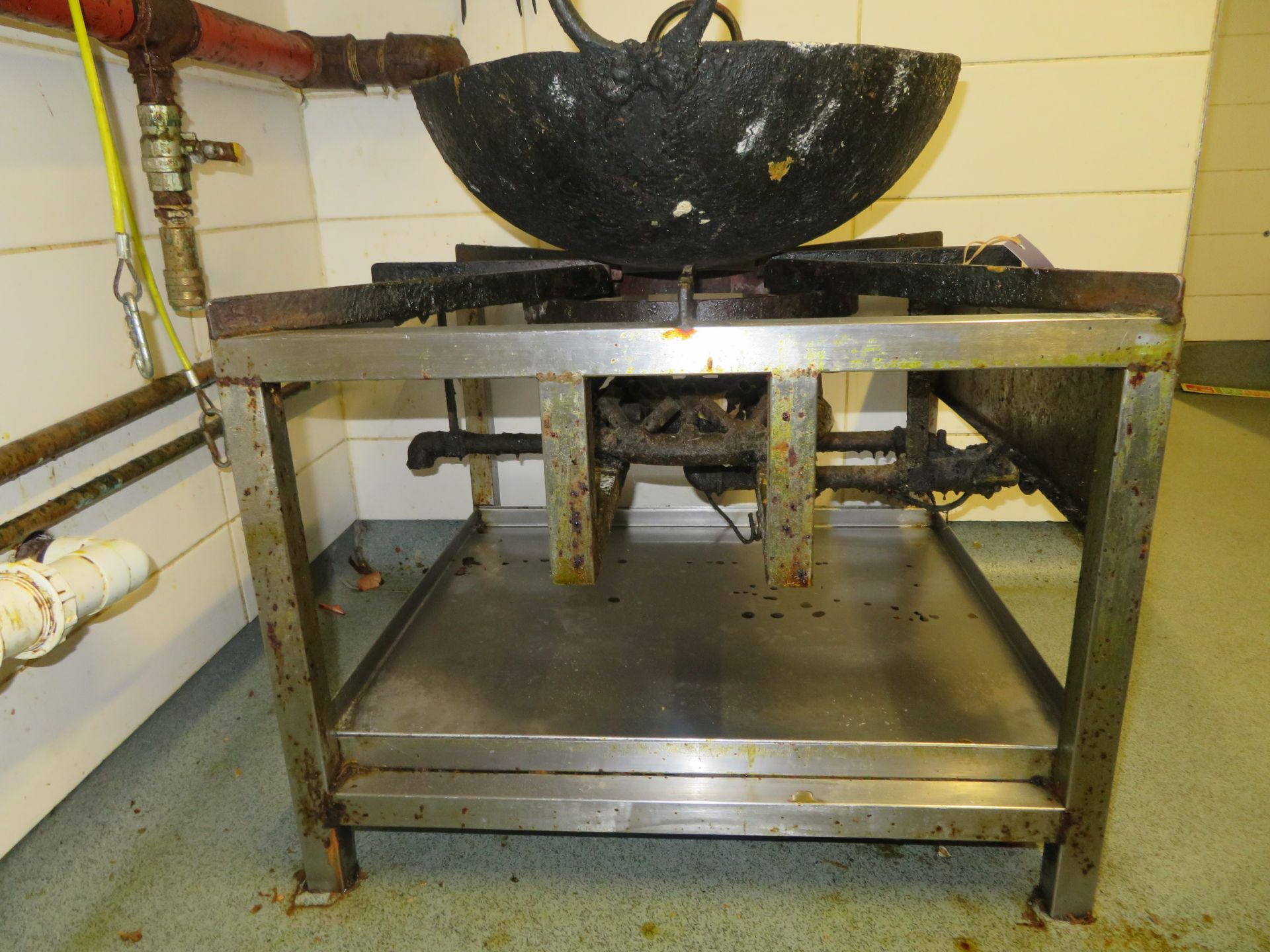 Large Single Ring Gas Burner and a Two Handled Deep Pan - Image 3 of 3