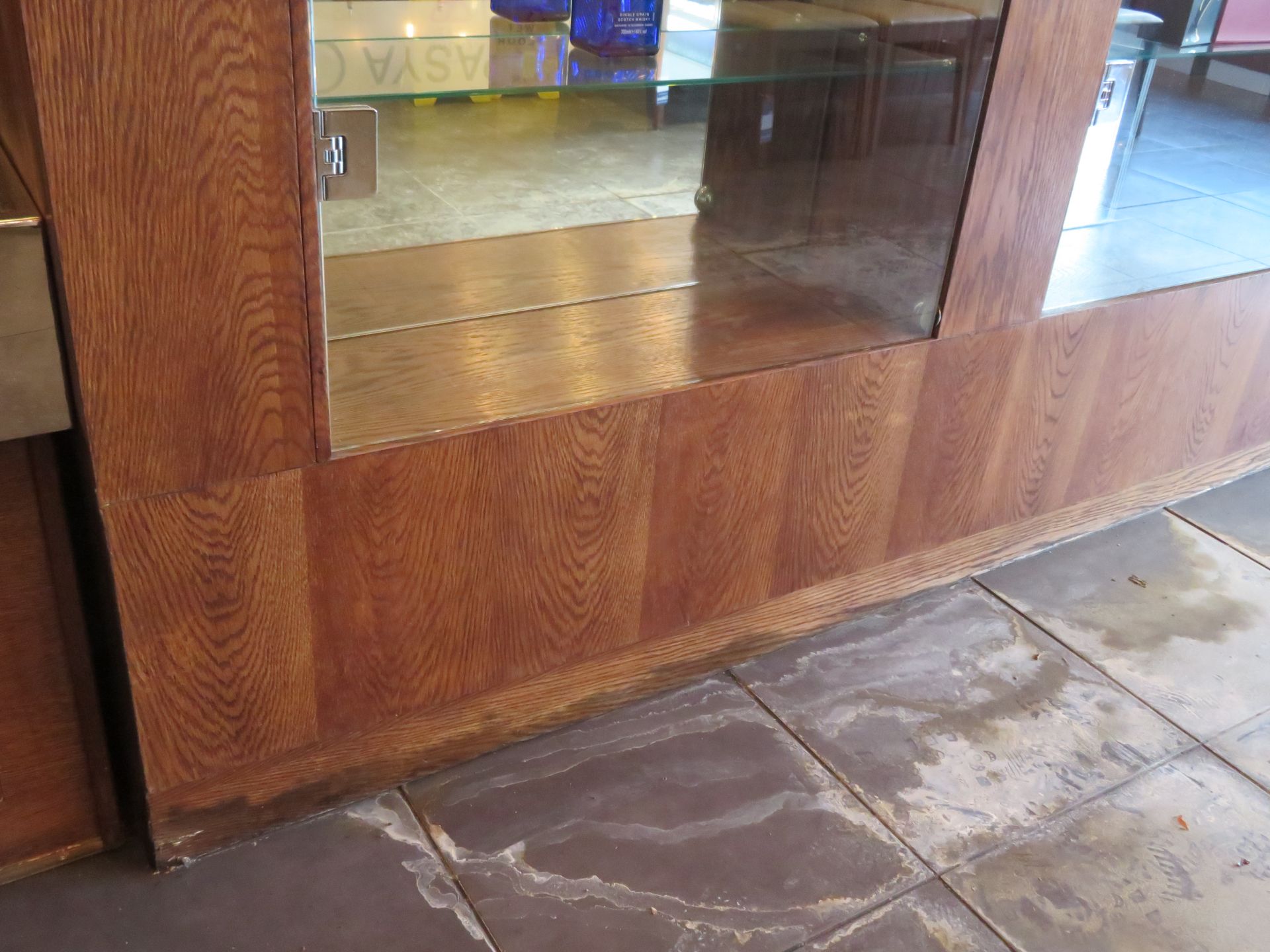 Darkwood Finish Mirror Backed Three Door Built in Display Cabinet (3320 x 450 x 3020mm High) - Image 4 of 5