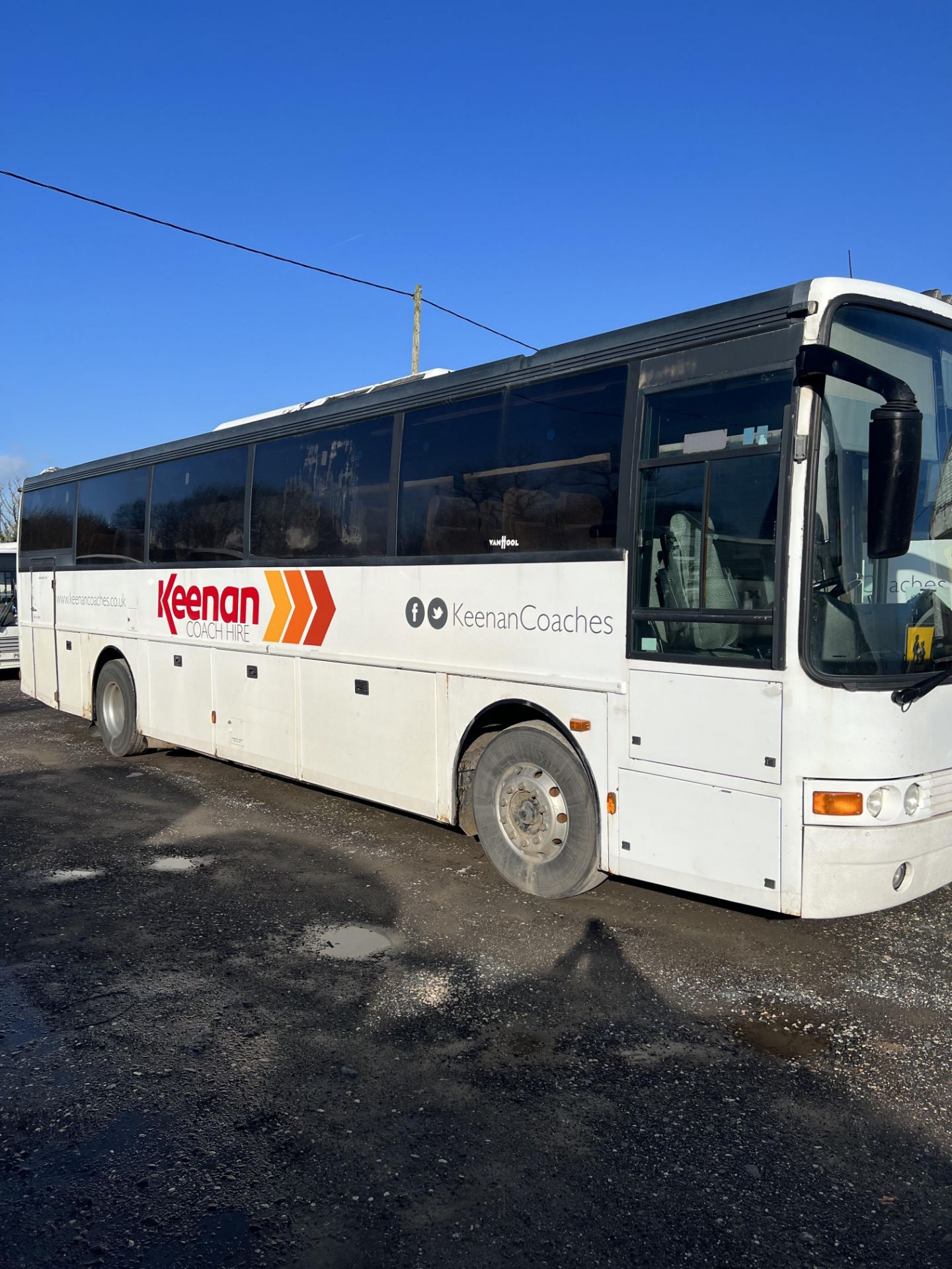 Volvo Vanhool B SERIES, Seat belts, 46 seats Registration YSU921 Year1996 Odometer unknown, V5 - Image 2 of 6