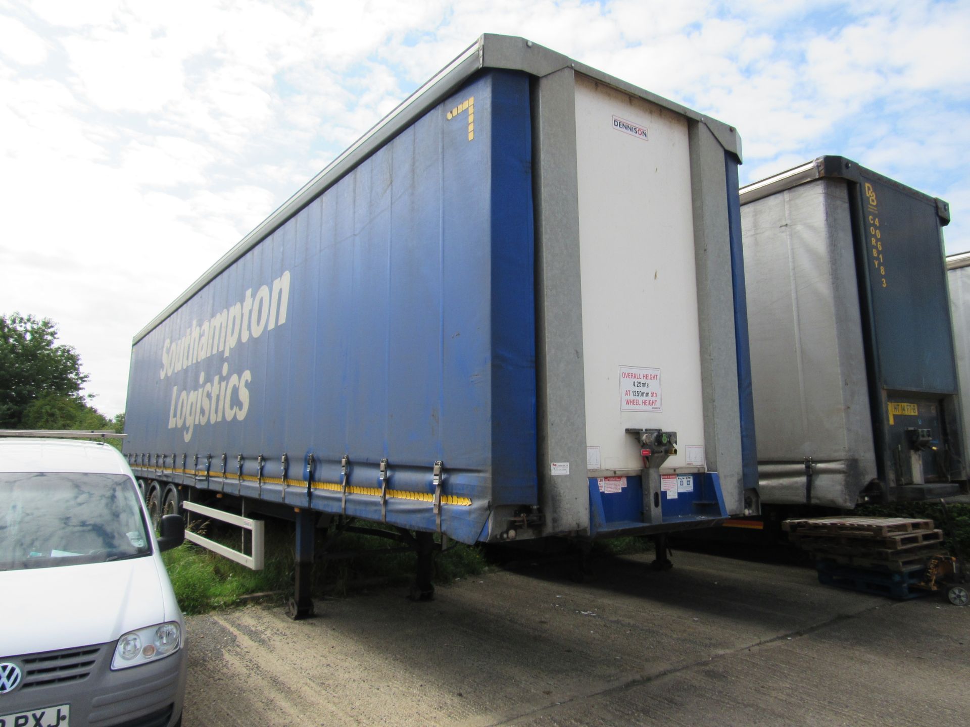 Dennison 13.7m curtain sided tri axle trailer, with barn doors, 39000KG Gross Weight, VIN - - Image 15 of 27