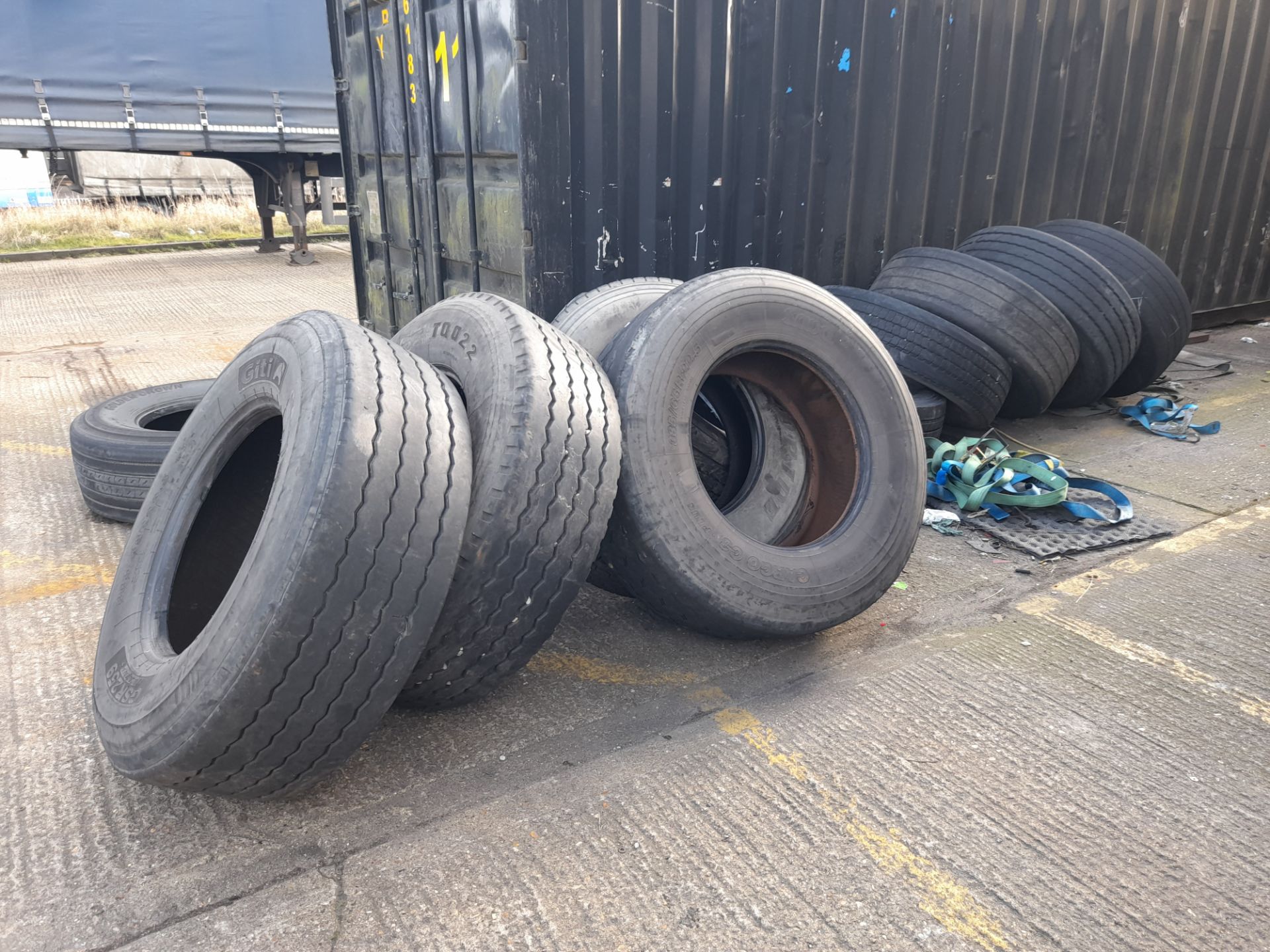 Quantity of various tyres, as photographed (Circa. 15) - Image 2 of 3