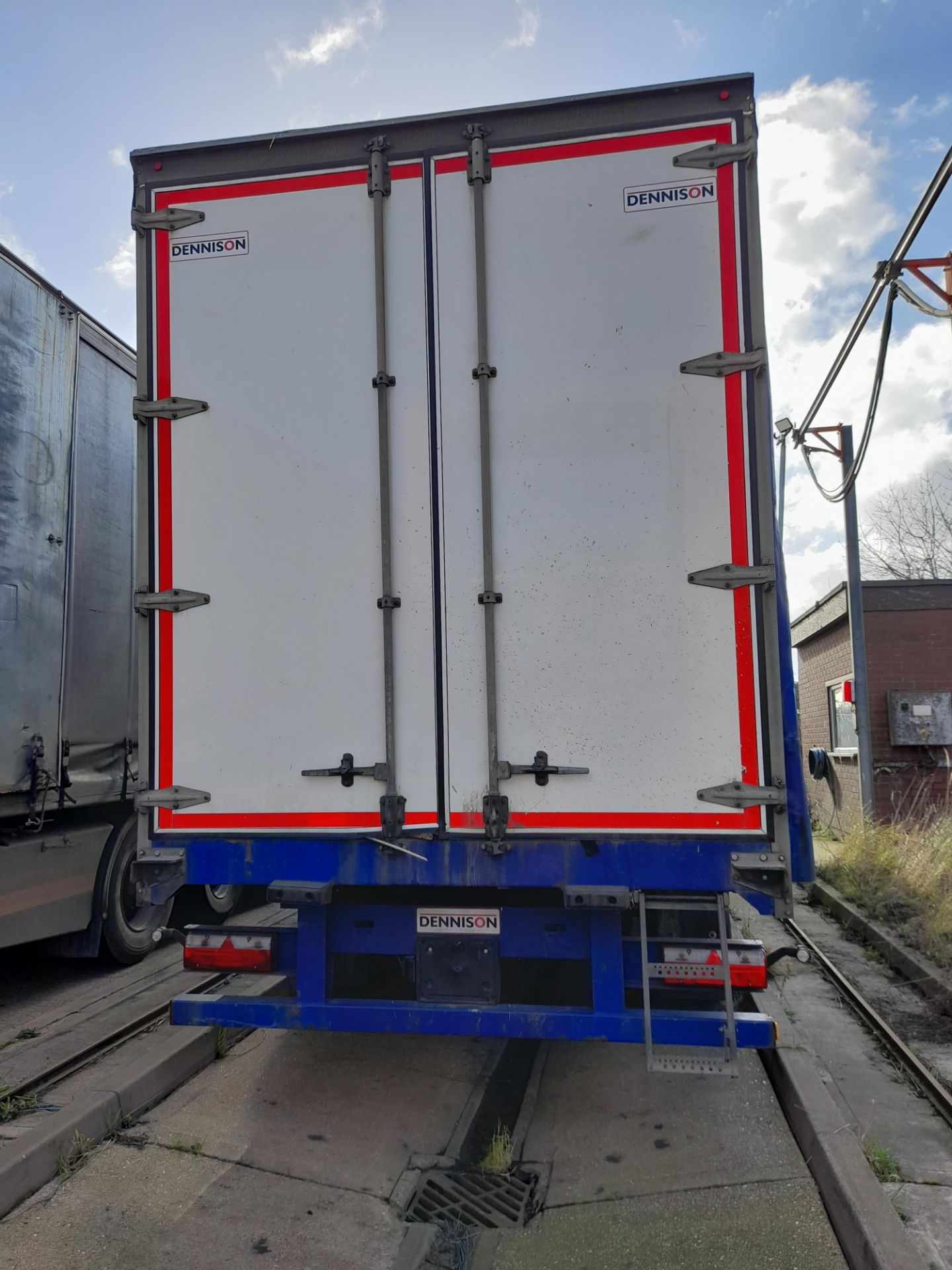 Dennison 13.7m curtain sided tri axle trailer, with barn doors, 39000KG Gross Weight, VIN - - Image 4 of 27