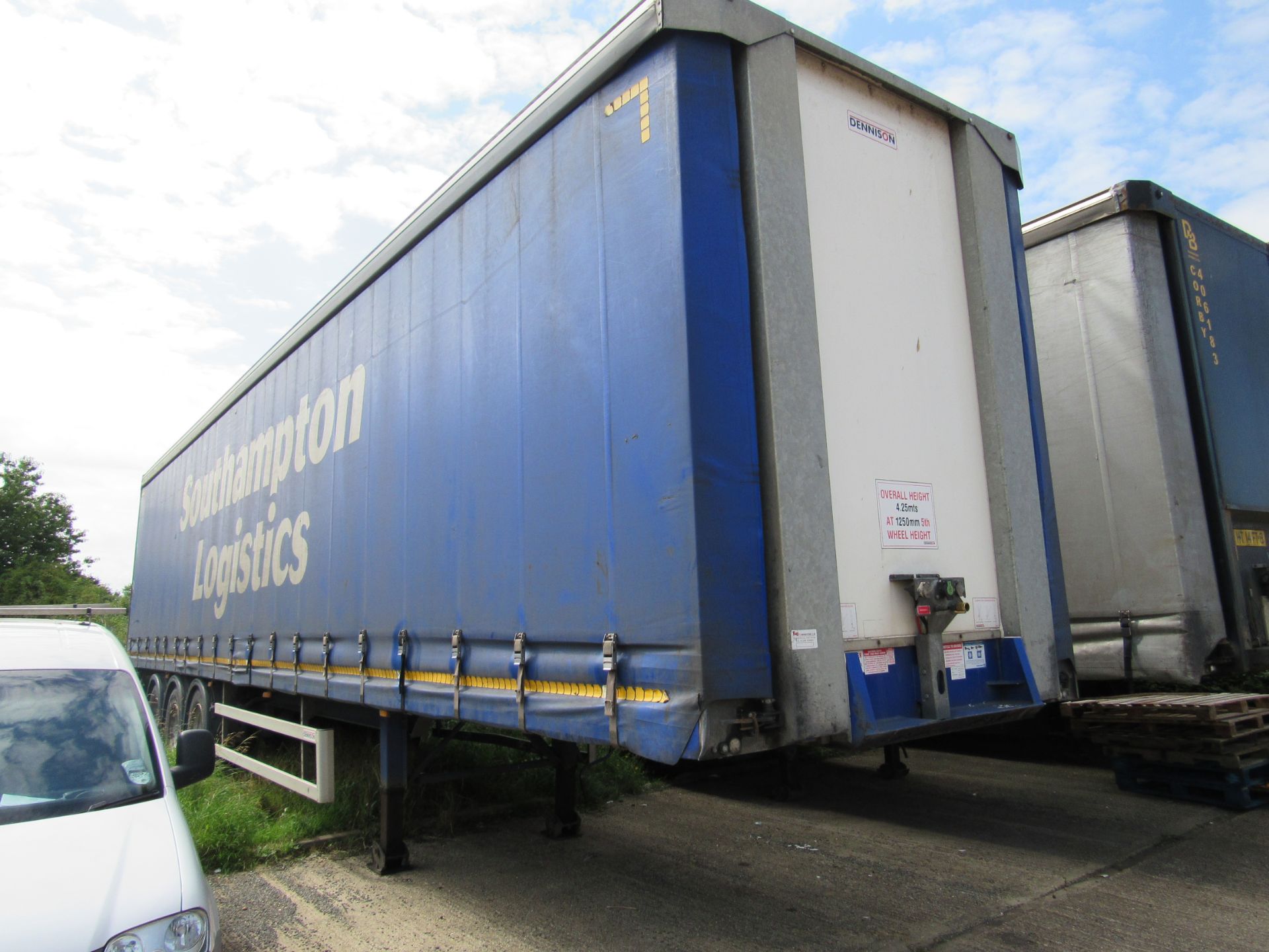 Dennison 13.7m curtain sided tri axle trailer, with barn doors, 39000KG Gross Weight, VIN - - Image 18 of 27