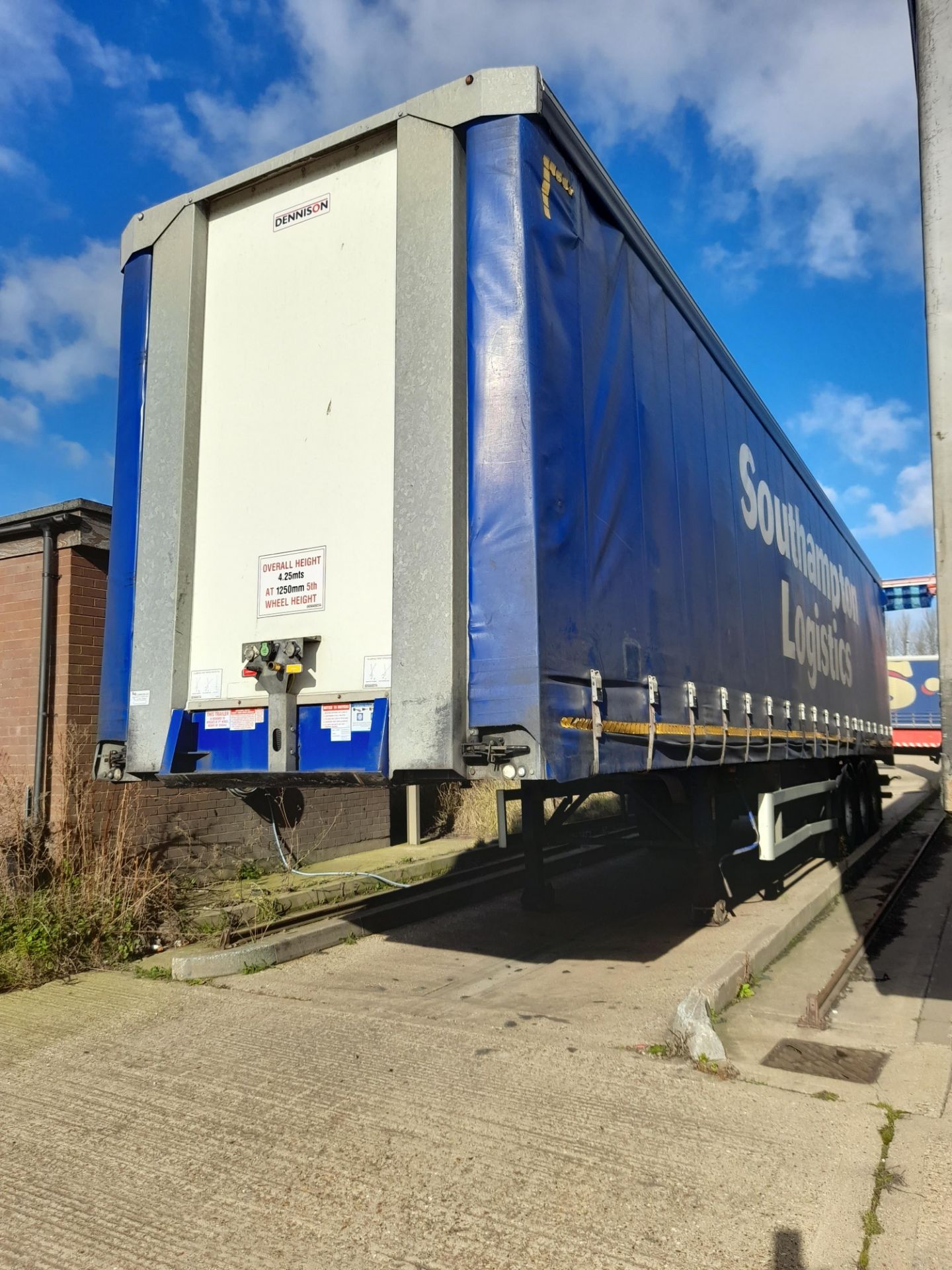 Dennison 13.7m curtain sided tri axle trailer, with barn doors, 39000KG Gross Weight, VIN - - Image 2 of 27