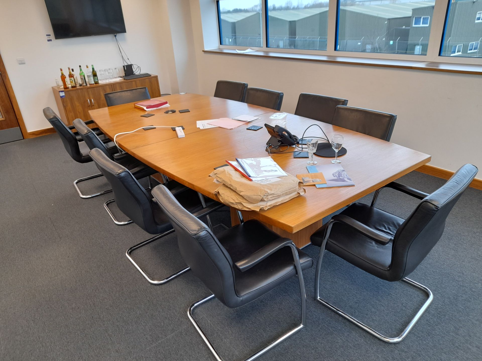 Dark oak effect shaped boardroom table (3200 x 1500), to first floor boardroom, with 12 x leather - Image 2 of 3