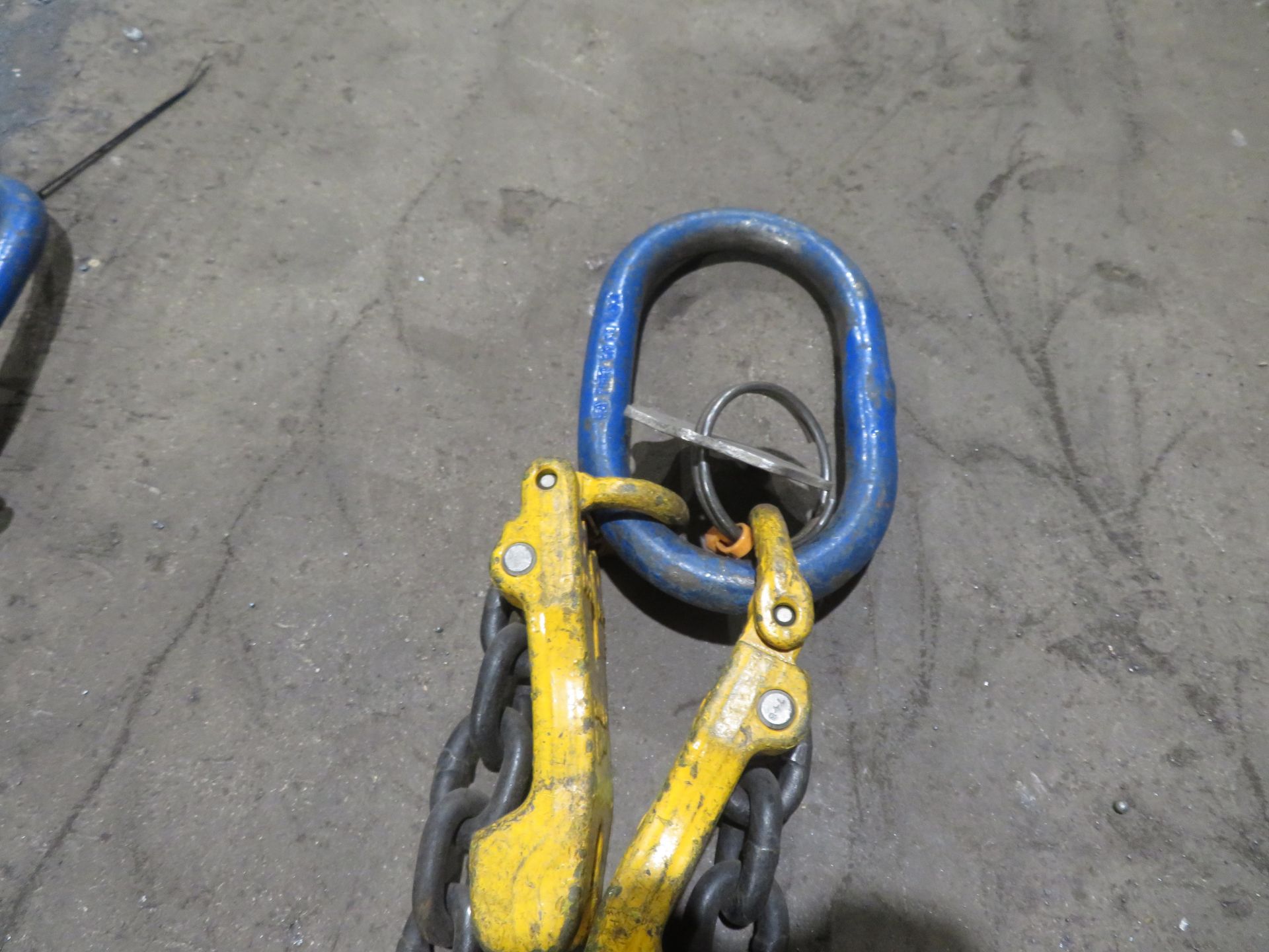 2x 2.60m, 2 legged lifting chains - Image 2 of 2