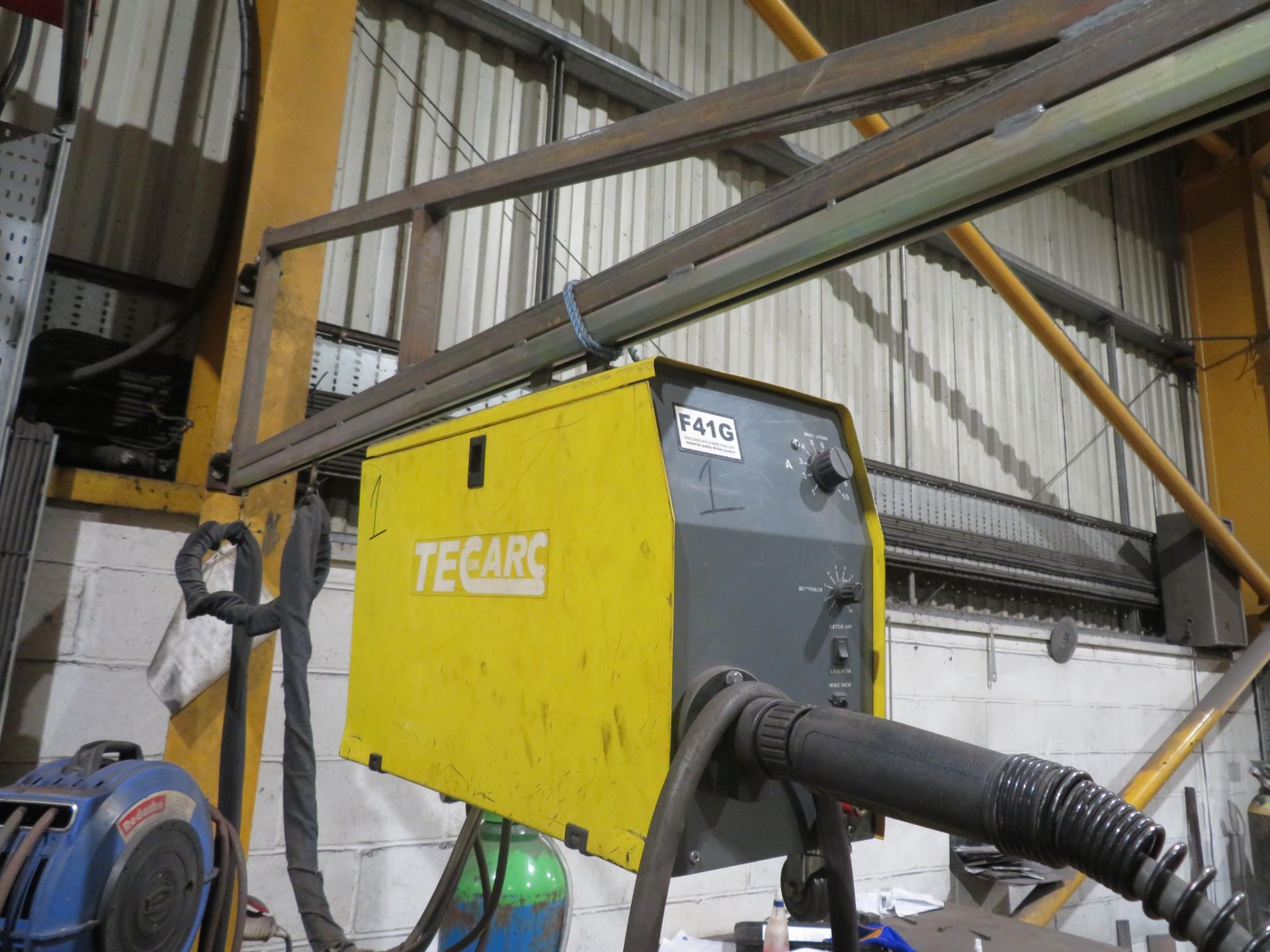 Tecarc SWF Mig 500s welder with F41G wire feed & swing jib (gas bottle not included) - Image 2 of 4