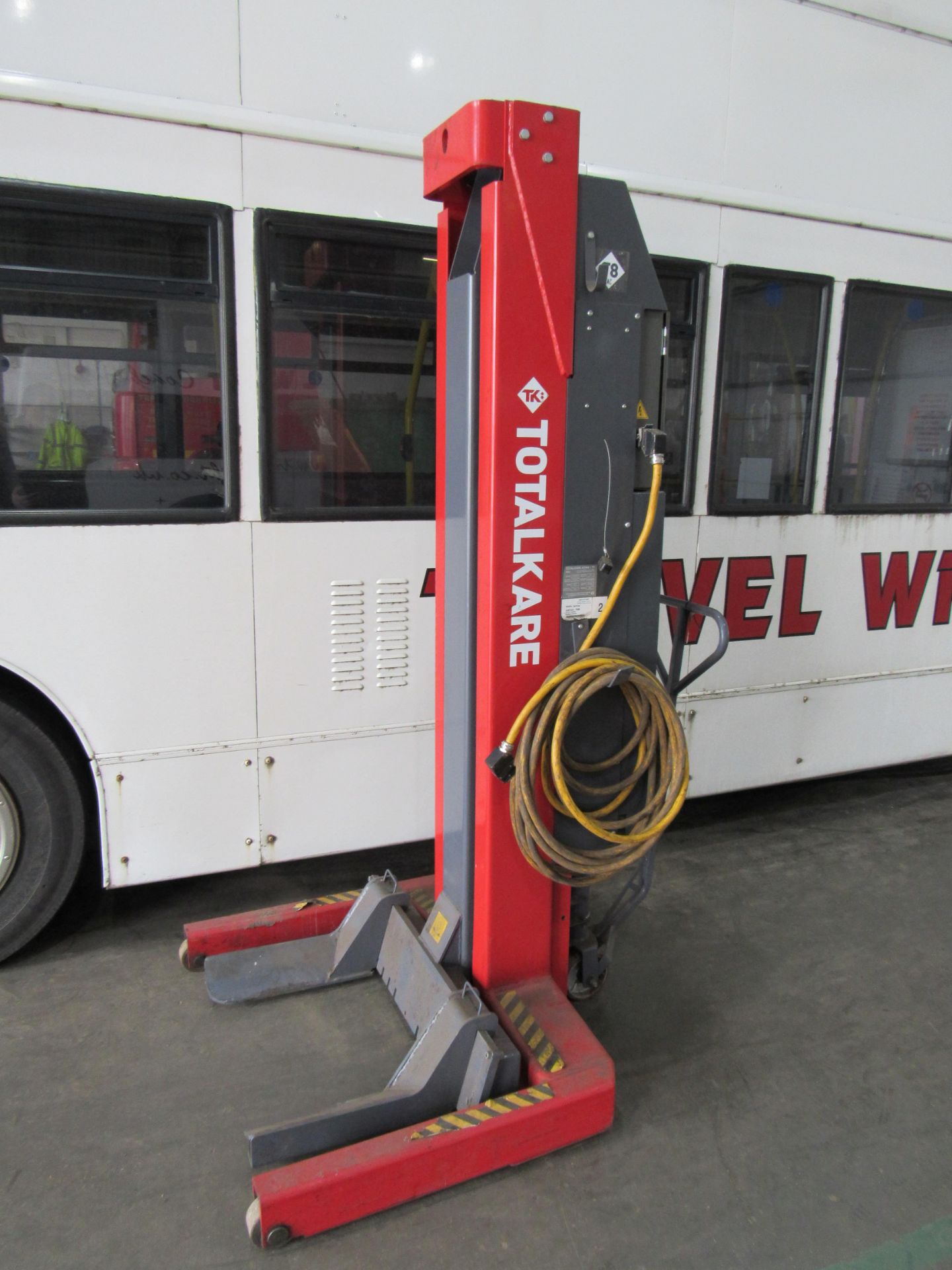 4 Totalkare T8AC 7500Kg Mobile Column Vehicle Lift, Year 2017, Serial Numbers 101757/4, 101757/1, - Image 3 of 11