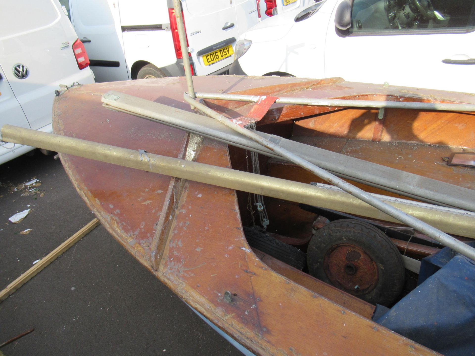 A Wooden Sailing Dinghy - Image 10 of 31