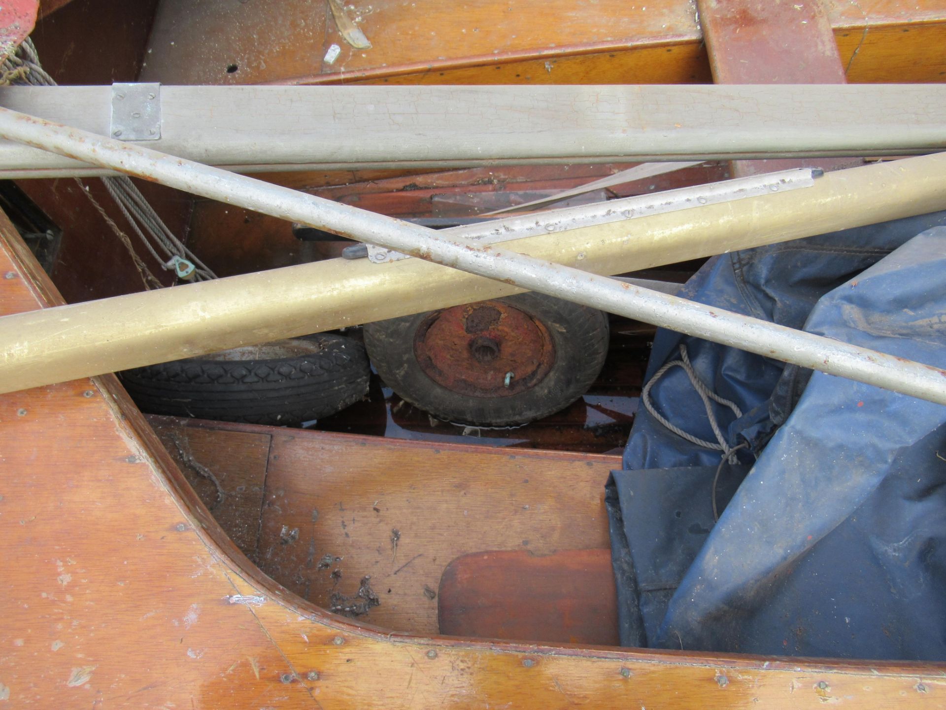 A Wooden Sailing Dinghy - Image 11 of 31