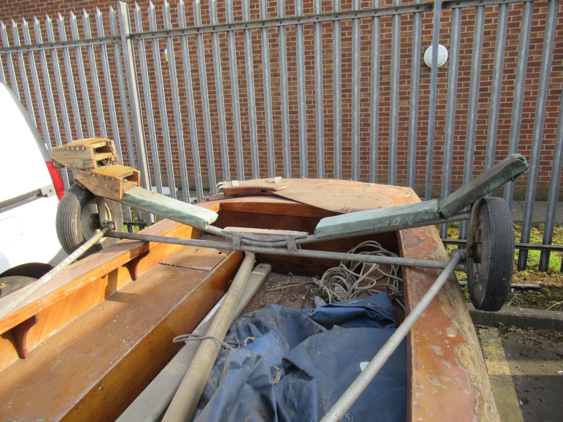 A Wooden Sailing Dinghy - Image 21 of 31