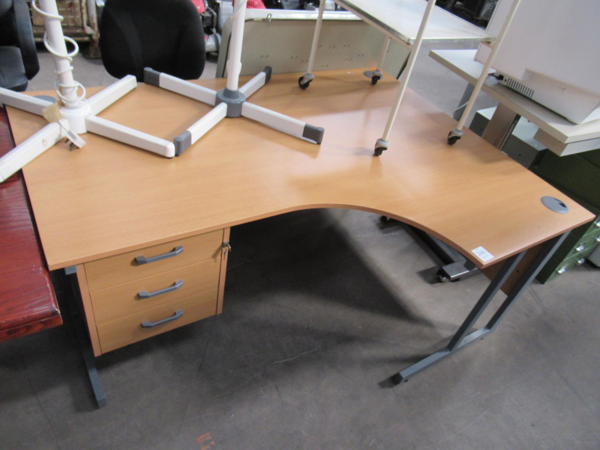 Corner left sided office desk, two fans and a mobile trolley. - Image 2 of 4