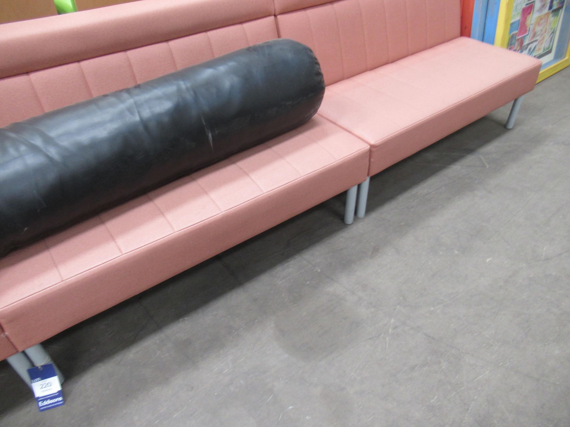 5x two seater cushioned bench units - Image 3 of 3