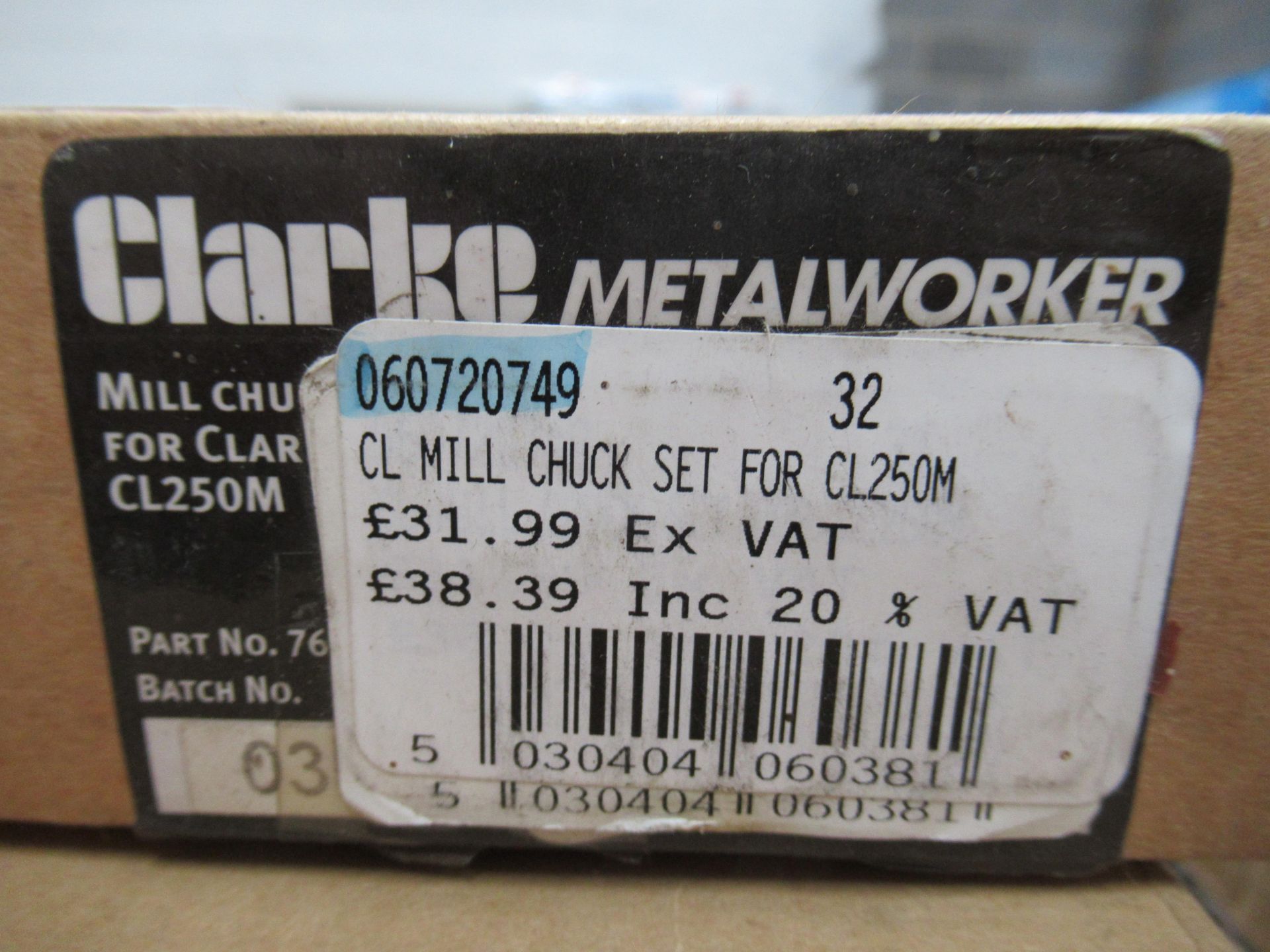 Clarke CL250M spares including mill chuck set, follow rest, face plate and fixed steady - Image 2 of 5