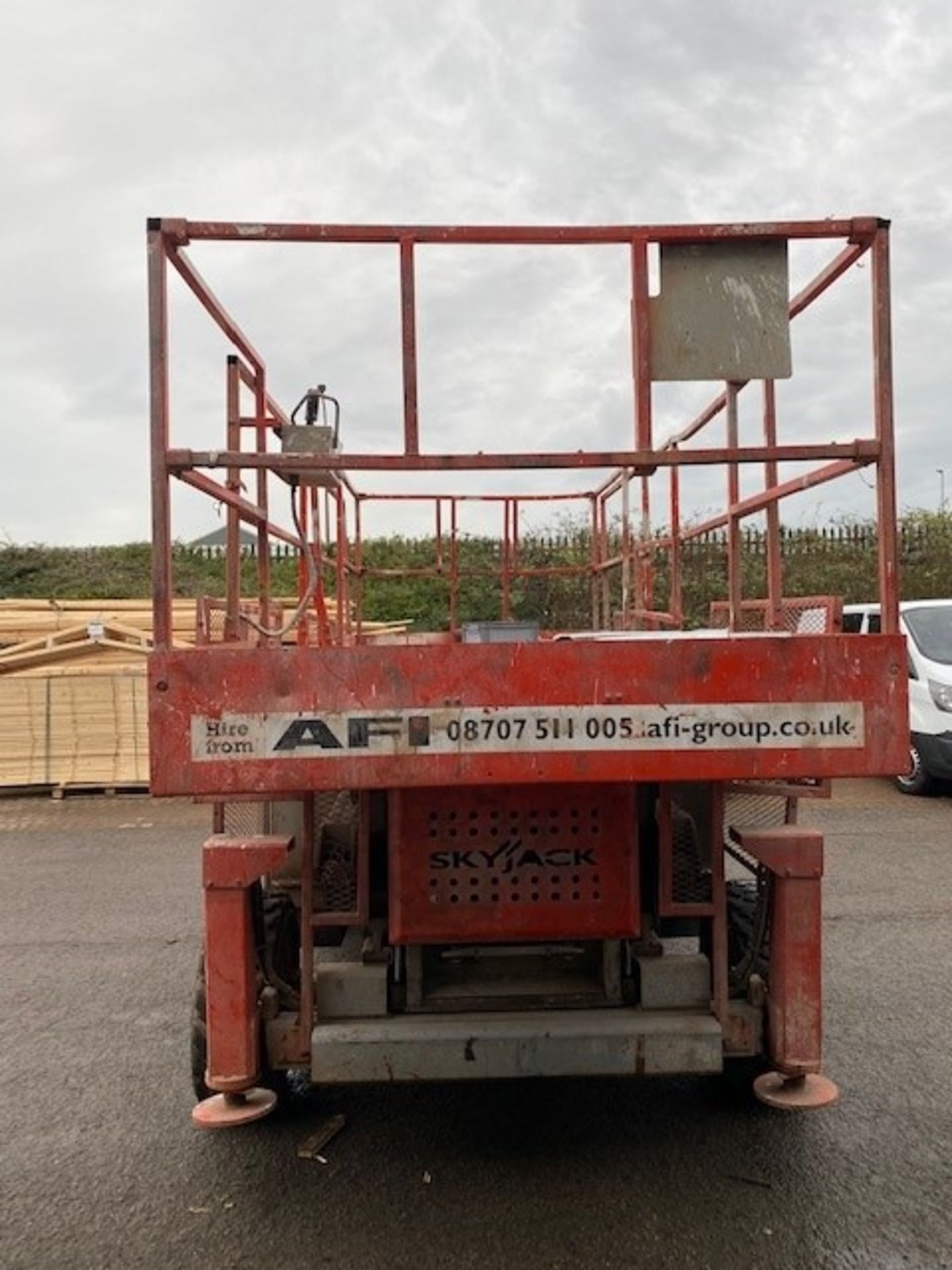 Skyjack SJ8831 mobile elevating work platform, YOM 2004, S.W.L 680Kg - Image 2 of 10