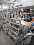 2x 4 rung platform ladders