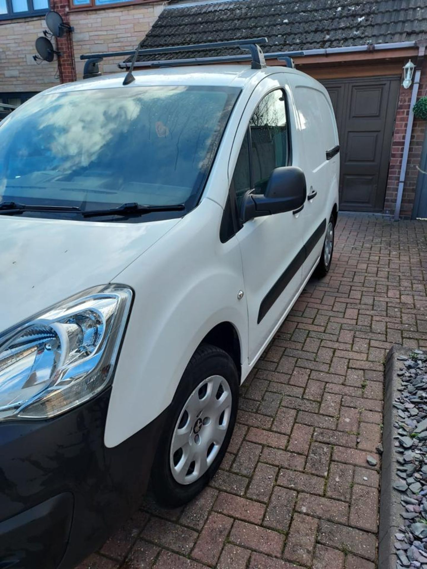 Peugeot Partner1.6 Blue HDI 75 Professional Van, registration FN18 CXU, first registered 14 March - Image 2 of 18