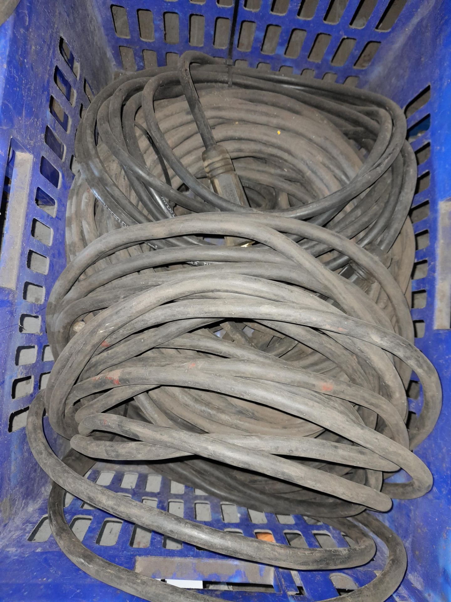 Assortment of welding cabling, to plastic crate - Image 2 of 2