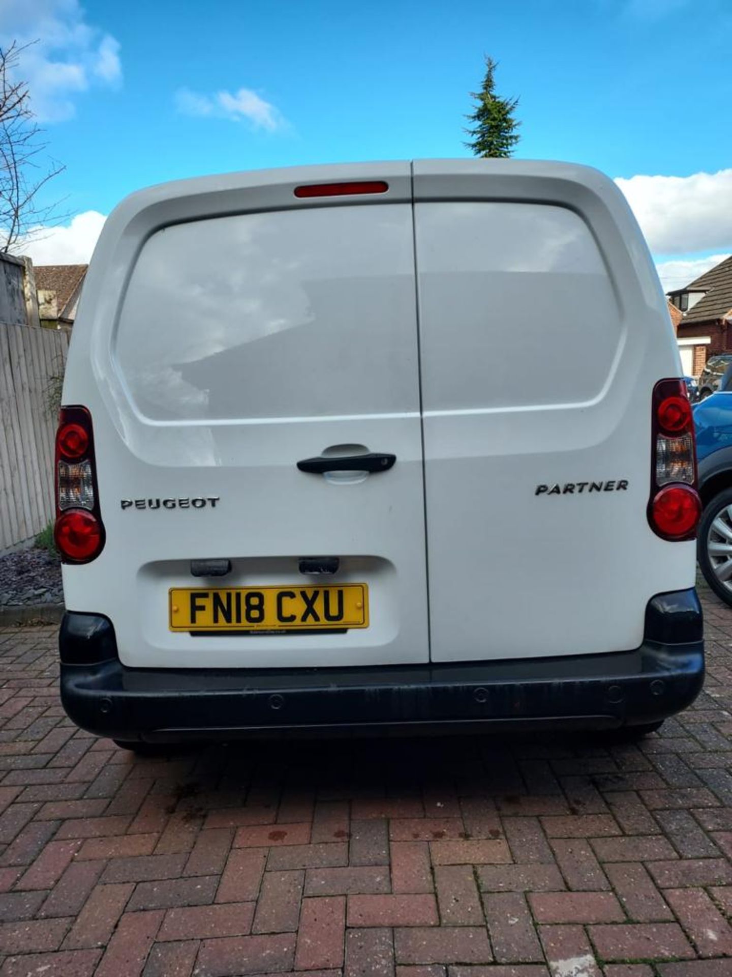 Peugeot Partner1.6 Blue HDI 75 Professional Van, registration FN18 CXU, first registered 14 March - Image 4 of 18