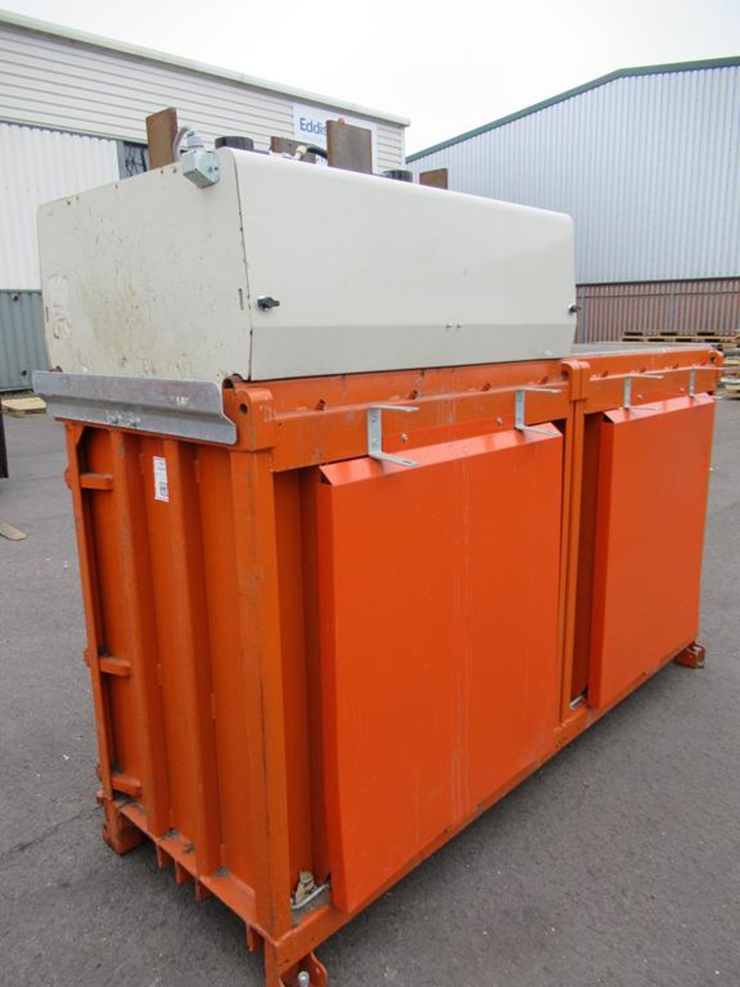 Orwak 9020S twin chamber baler (s/n 050462080) 400V, 50Hz, 3Kw - Image 4 of 7