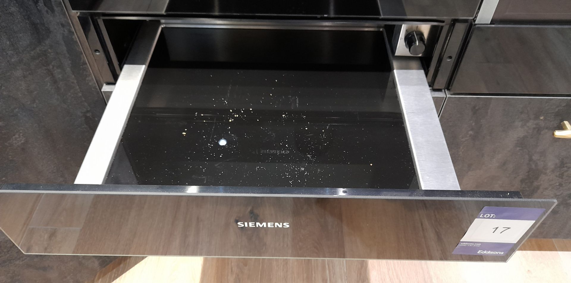 Siemens HZWE140 integrated warming drawer (600 x 1 - Image 2 of 4