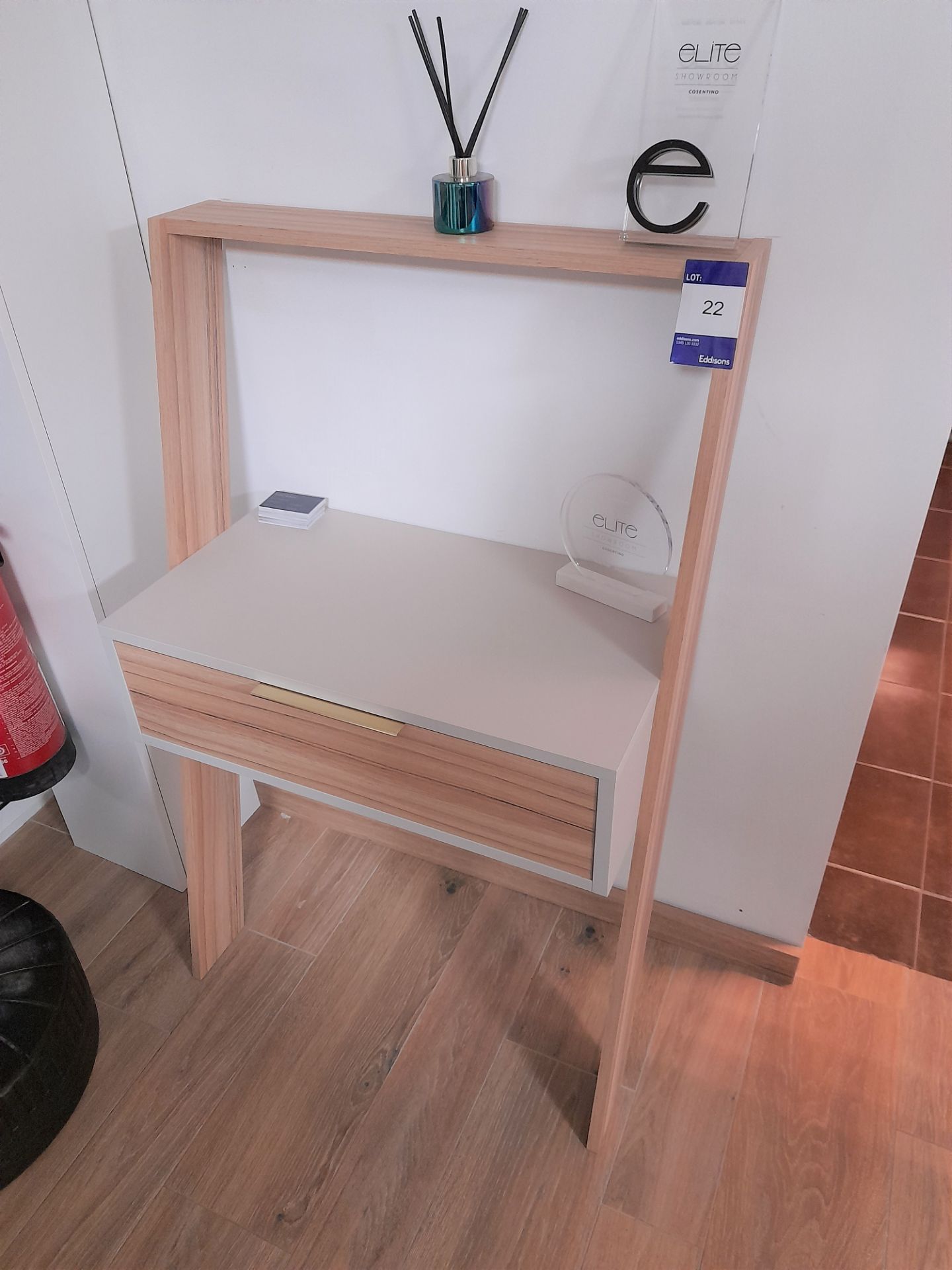 Bespoke dressing table (700 x 400 x 1200)