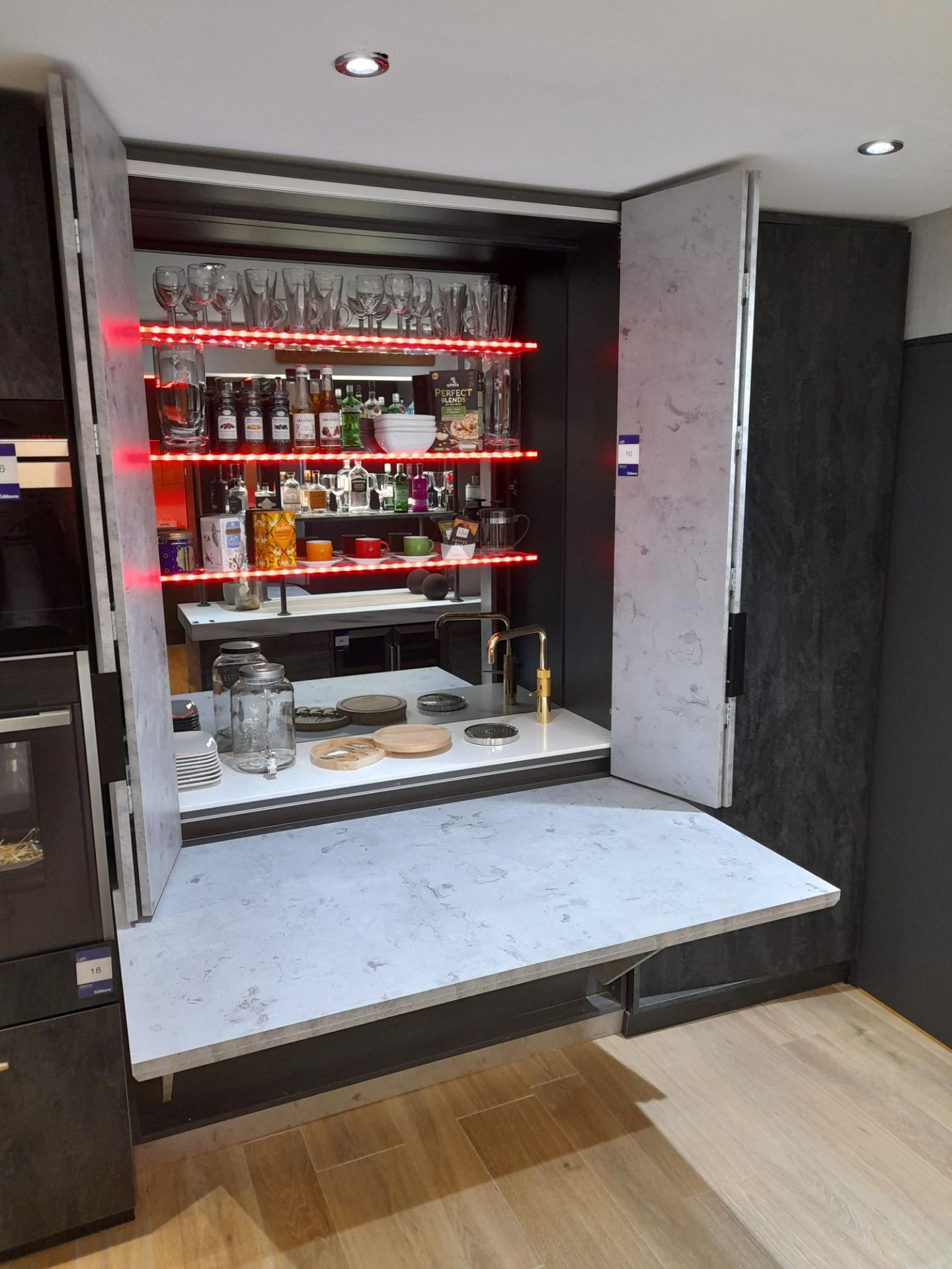 Bespoke modern gin cabinet / breakfast bar, with S - Image 5 of 10