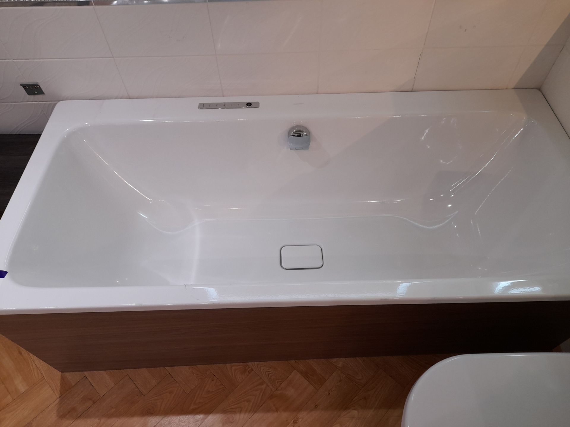 Kaldewei asymmetric duo bath, to first floor showr - Image 2 of 2