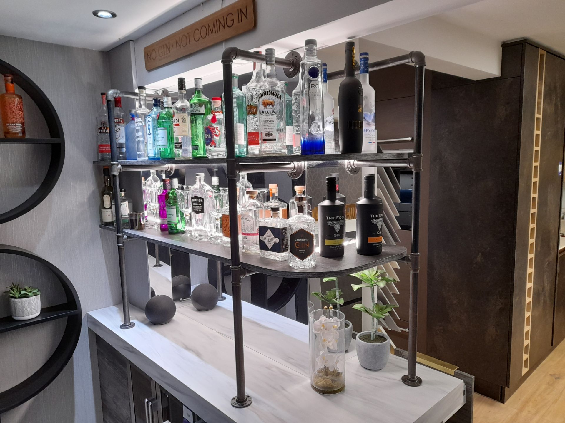 Bespoke fitted modern bar area, with Krion worktop - Image 7 of 8