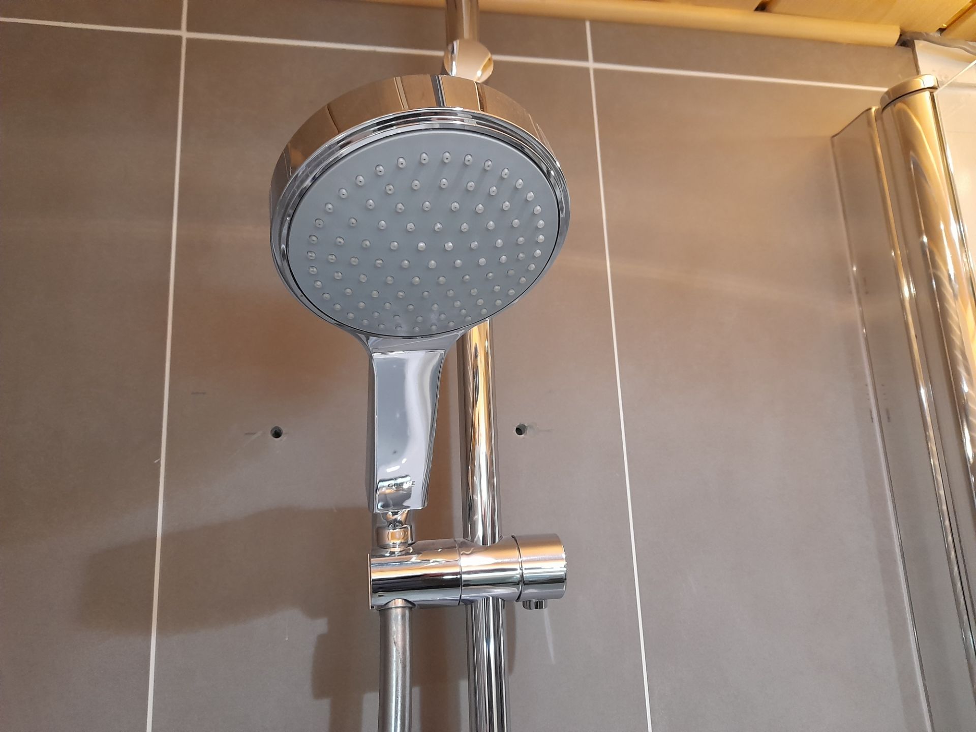 All in one Grohe thermostatic shower - Image 4 of 4