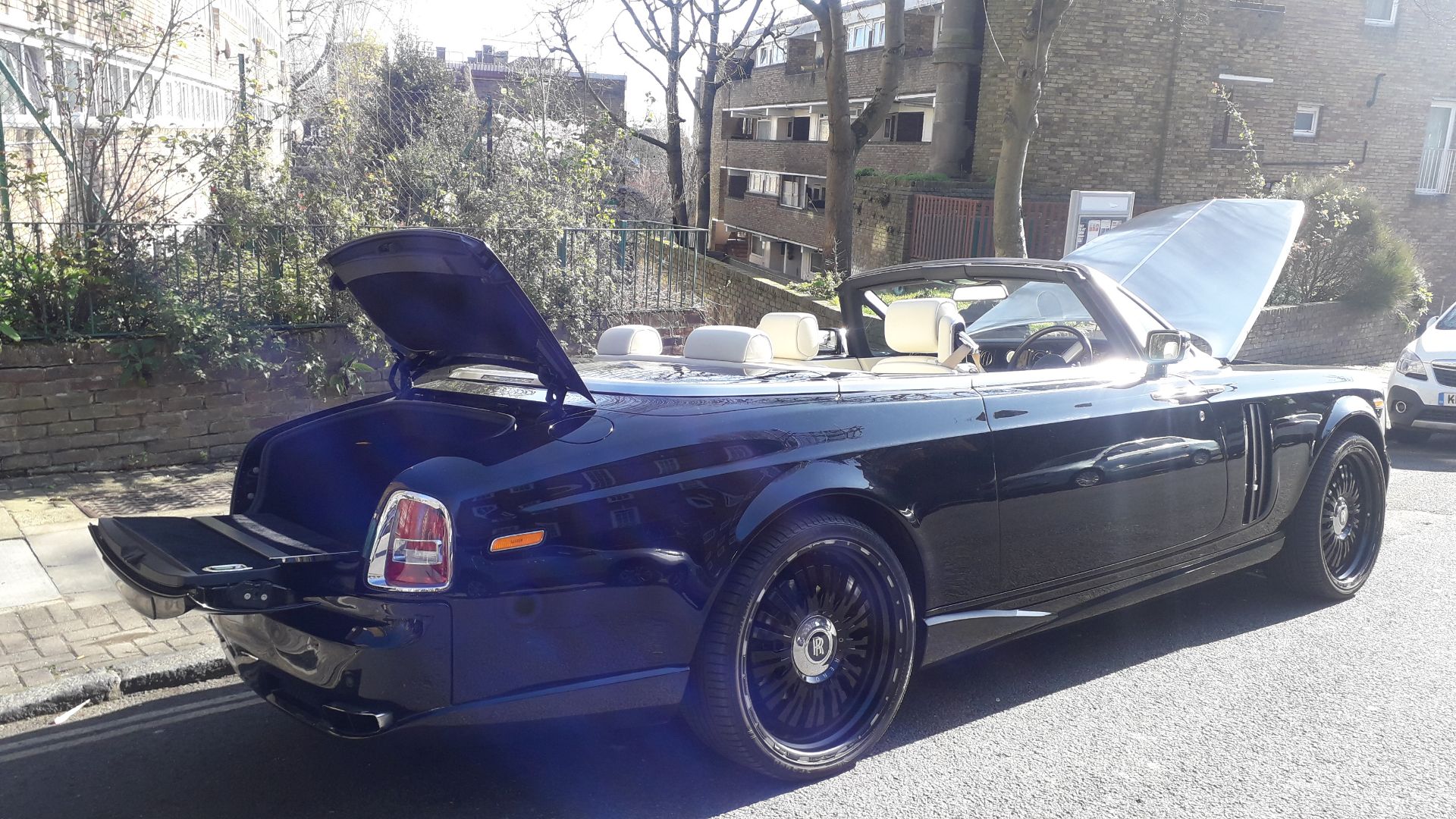 Rolls Royce Phantom Drophead Coupe, registration JL57PEL, first registered 2007, mileage: 38,289, - Image 39 of 50