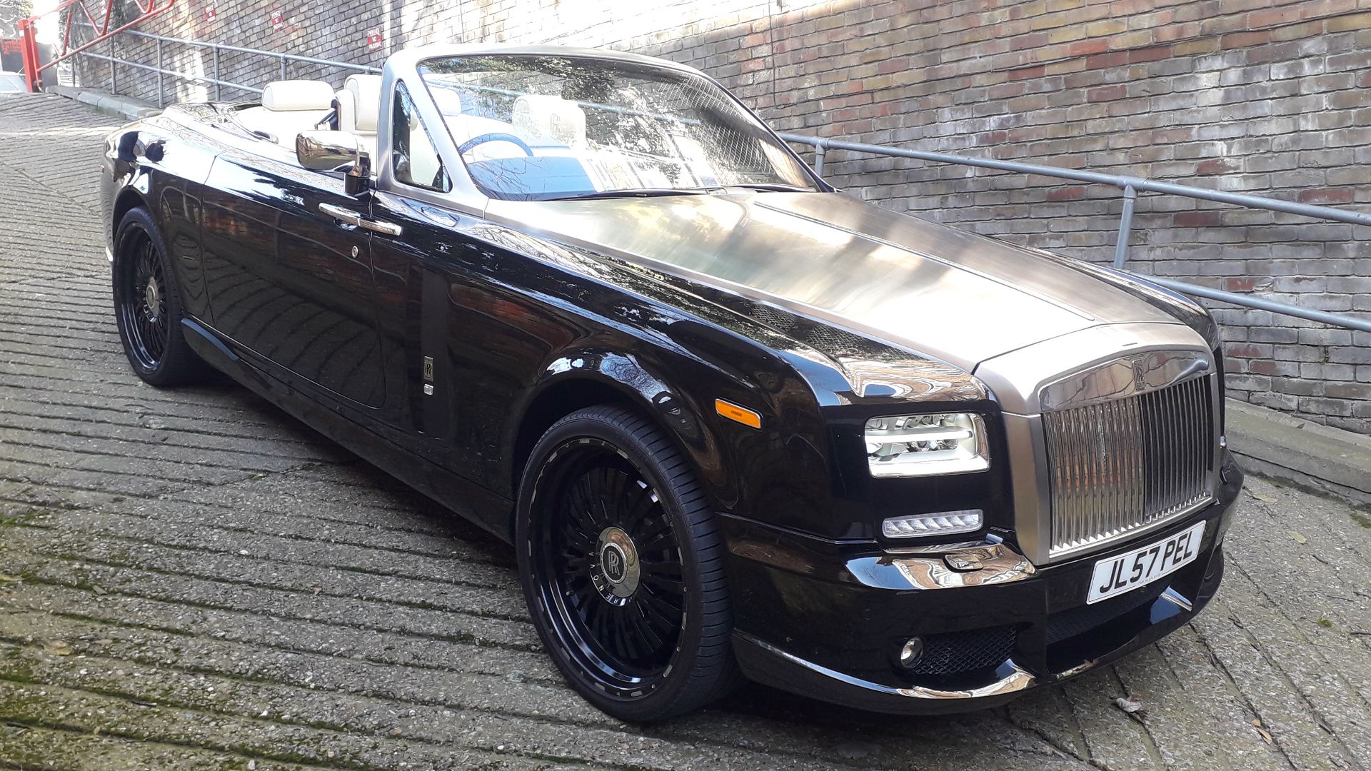 Rolls Royce Phantom Drophead Coupe, registration JL57PEL, first registered 2007, mileage: 38,289, - Image 10 of 50