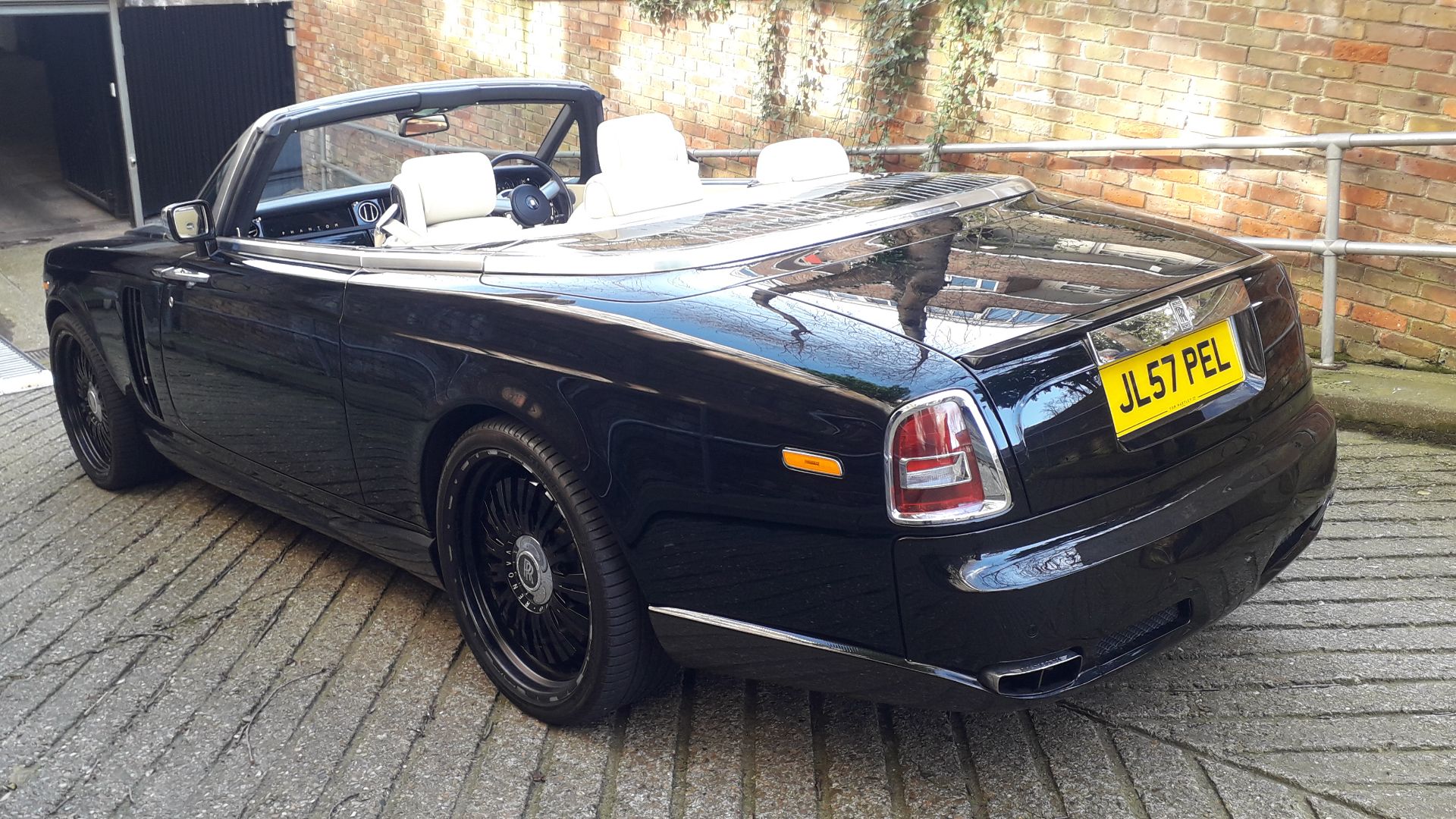 Rolls Royce Phantom Drophead Coupe, registration JL57PEL, first registered 2007, mileage: 38,289, - Image 15 of 50