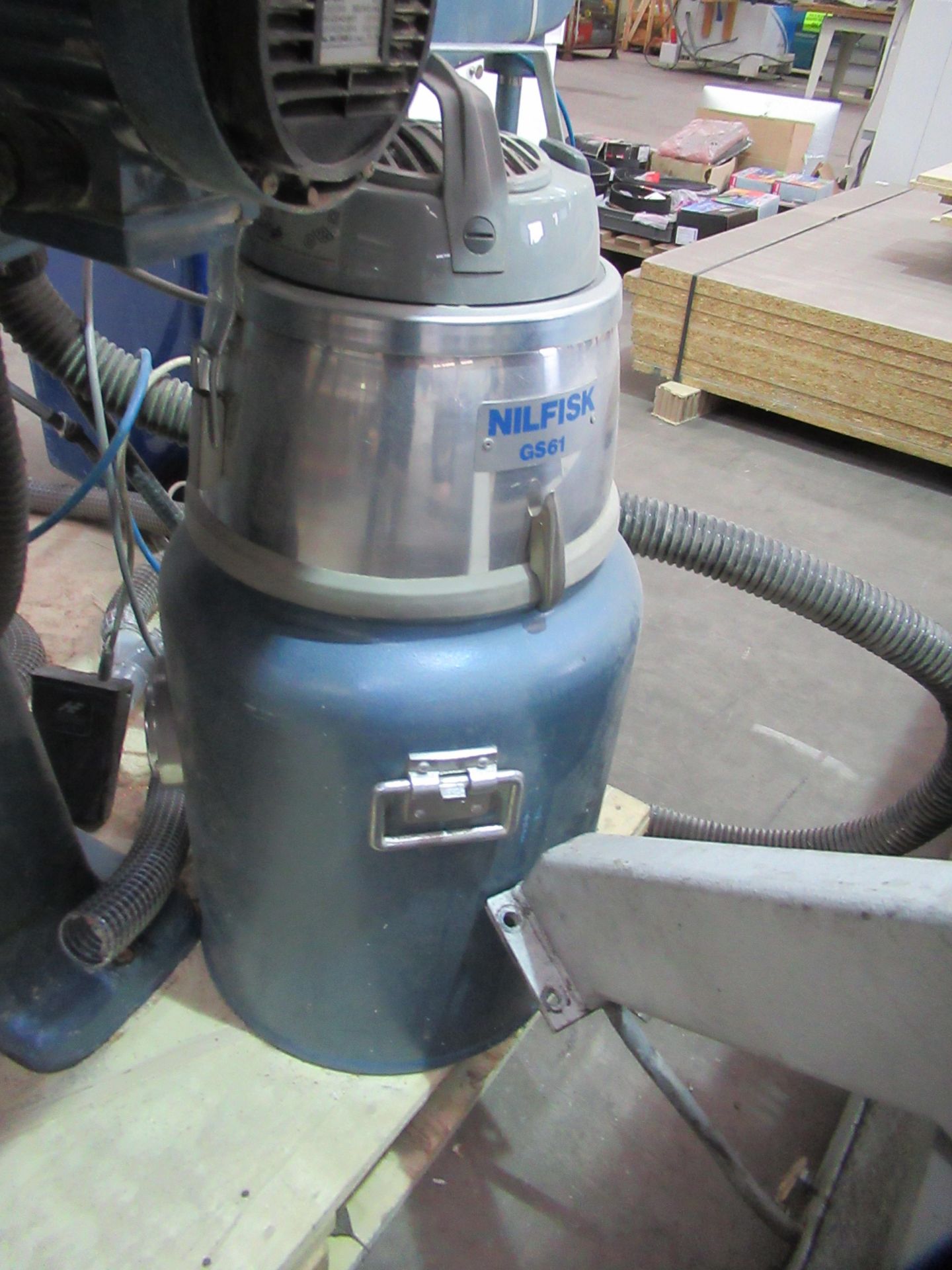 Notting tool centre with circular saw, jig saw, drill and Nilfisk GS61 dust extraction unit, 3Ph - Image 6 of 7