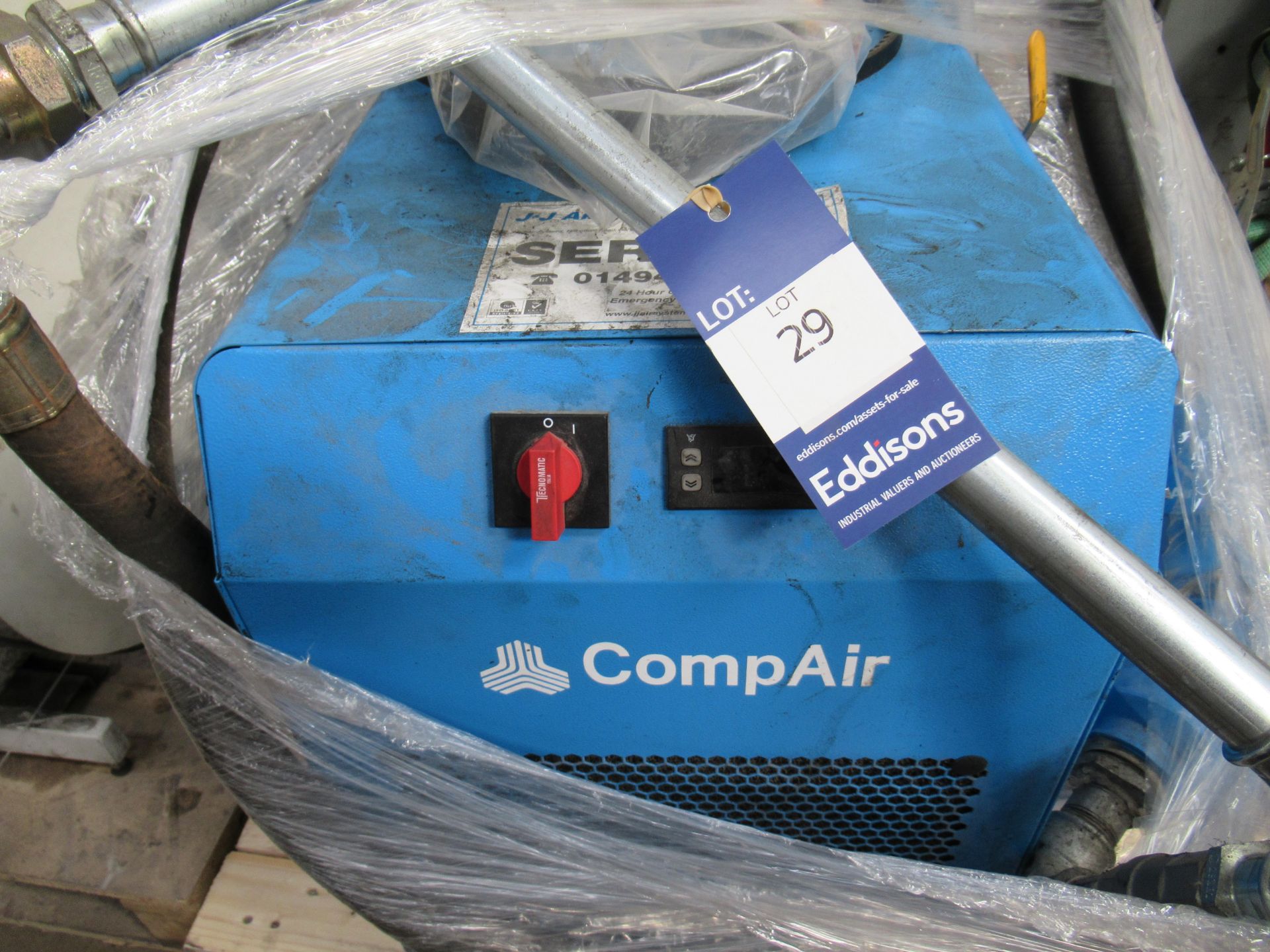 Comp air F625 compressed air dryer with 2 in line filters - Image 2 of 2