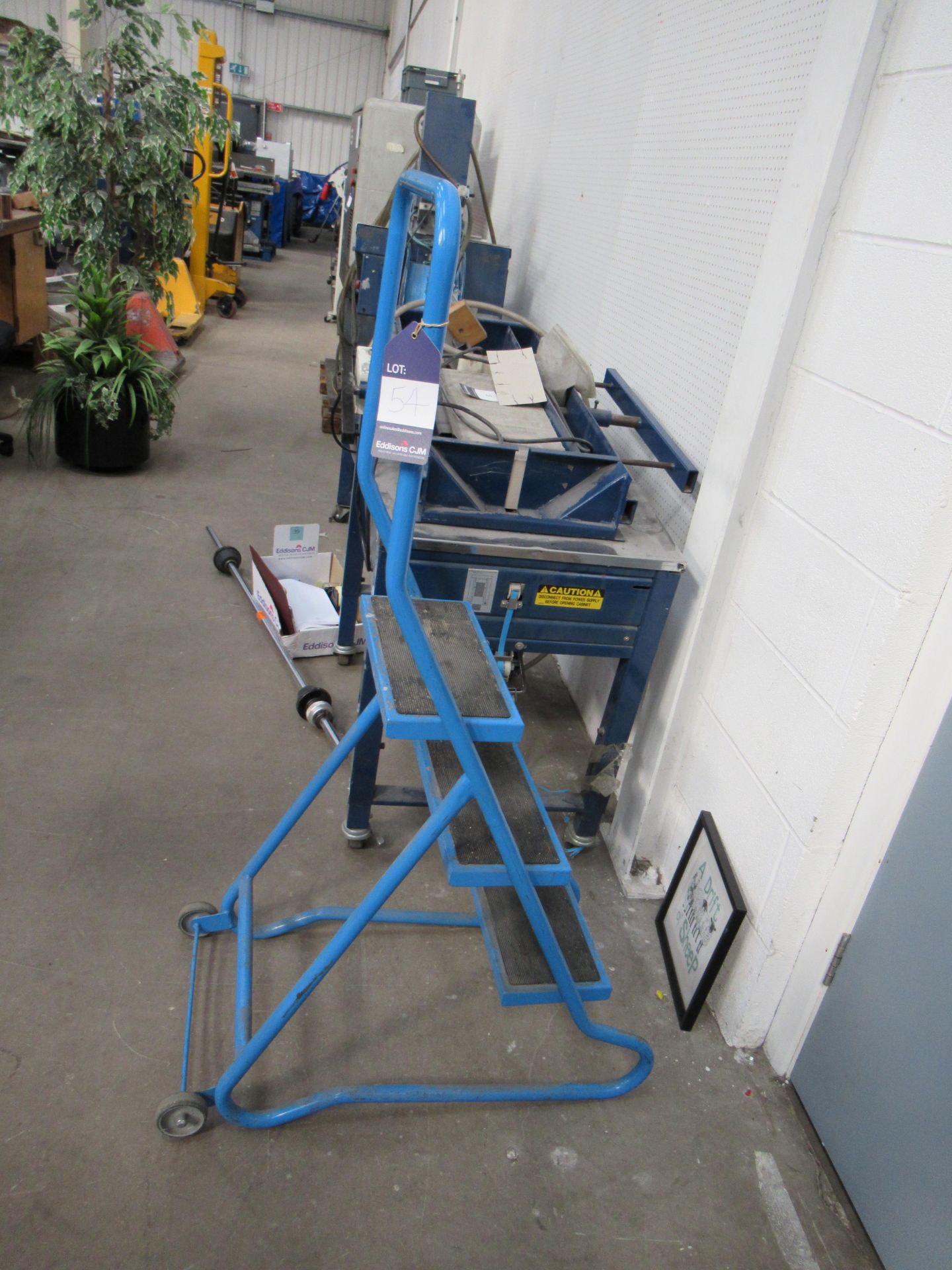 Two handled trolley with 3 step ladder - Image 2 of 2