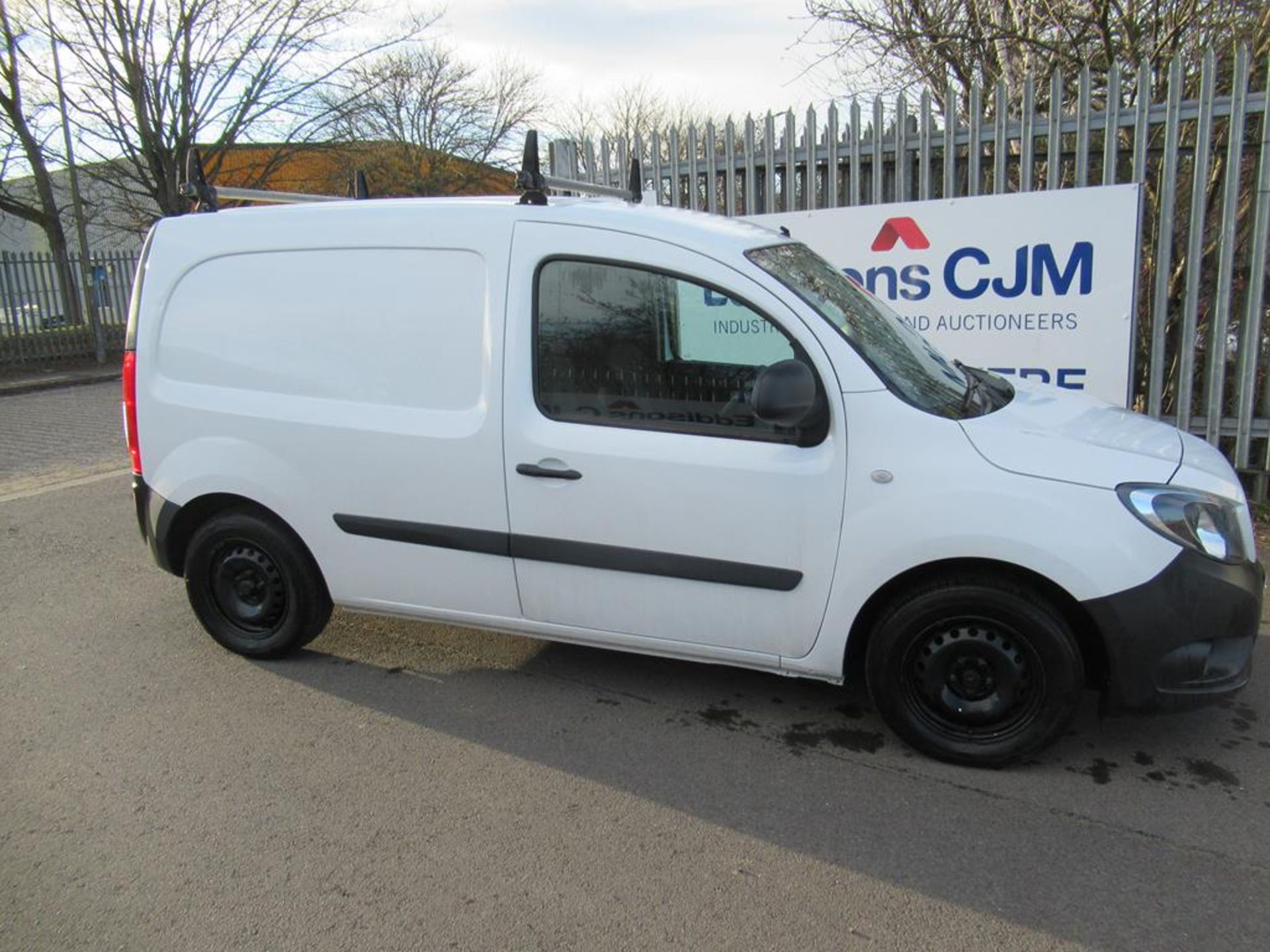 Mercedes Benz Citan 109CDI Blue Efficiency Panel Van. First Reg: 30.09.2017; Reg: DE67 KXN; 1461CC D - Image 12 of 21