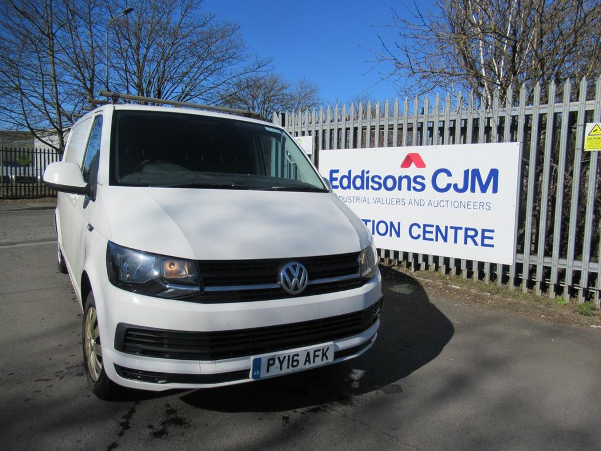 Volkswagen Transporter T30 T-LN TDI BMT Panel Van, First Reg 18.05.2016; Reg: PY16 AFK