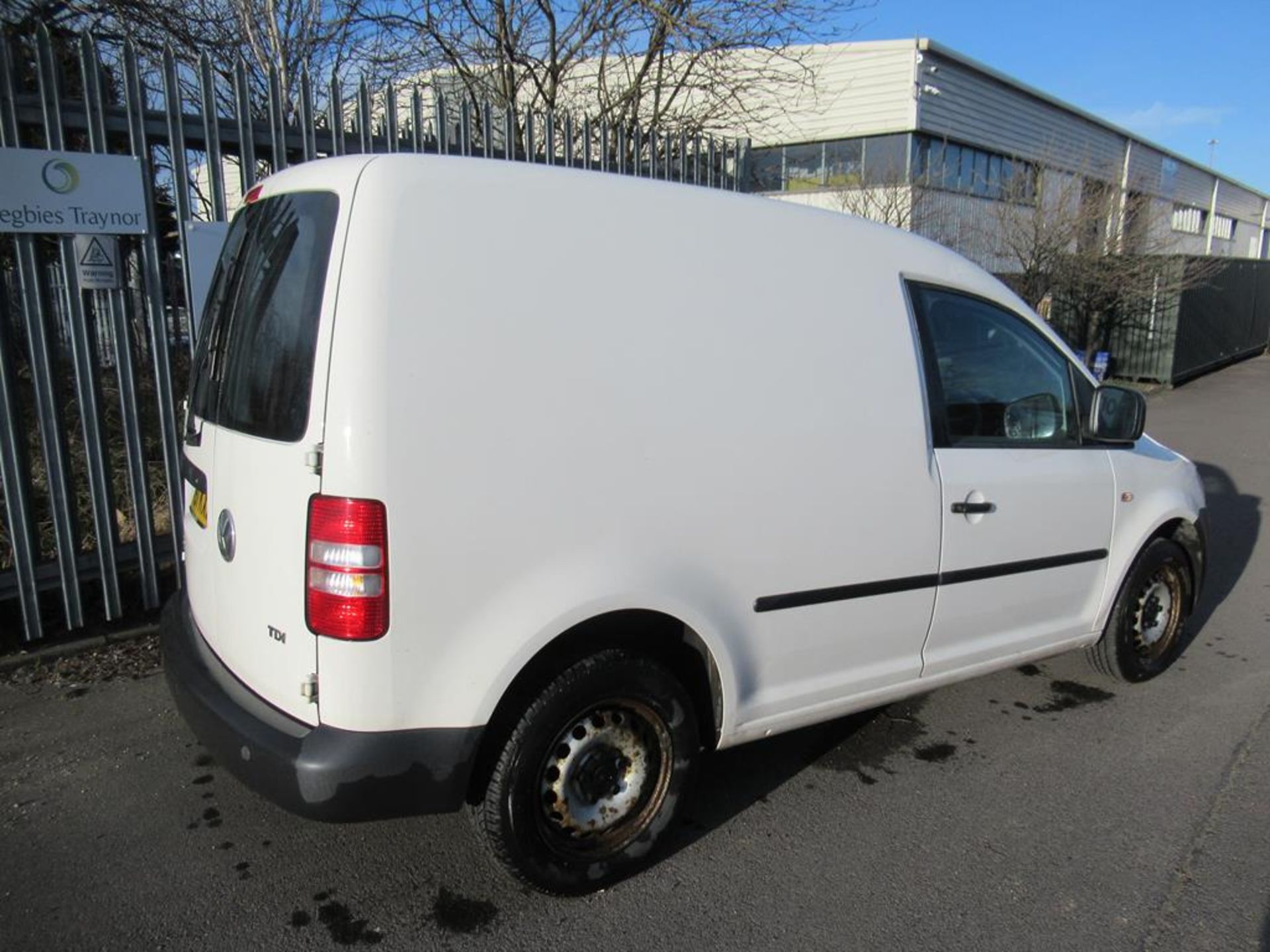 Volkwagen Caddy C20 TDI 75 Panel Van. First Reg: 30.09.2011. Reg FY61 KXB; 1598CC Diesel; Odometer R - Image 4 of 15