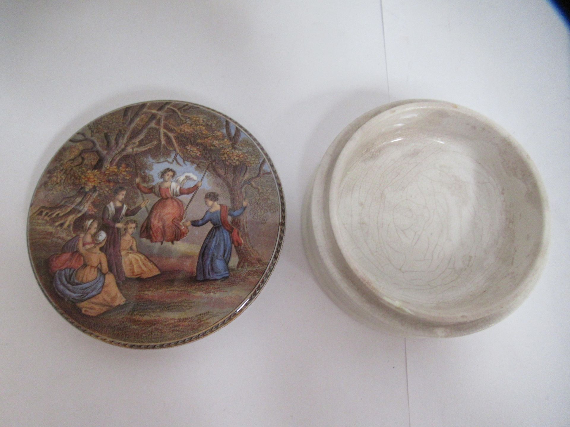 6x Prattware ceramic lids including 'On Guard', 'The Rivals', 'The Cavalier', and 'Peace' - Bild 2 aus 37