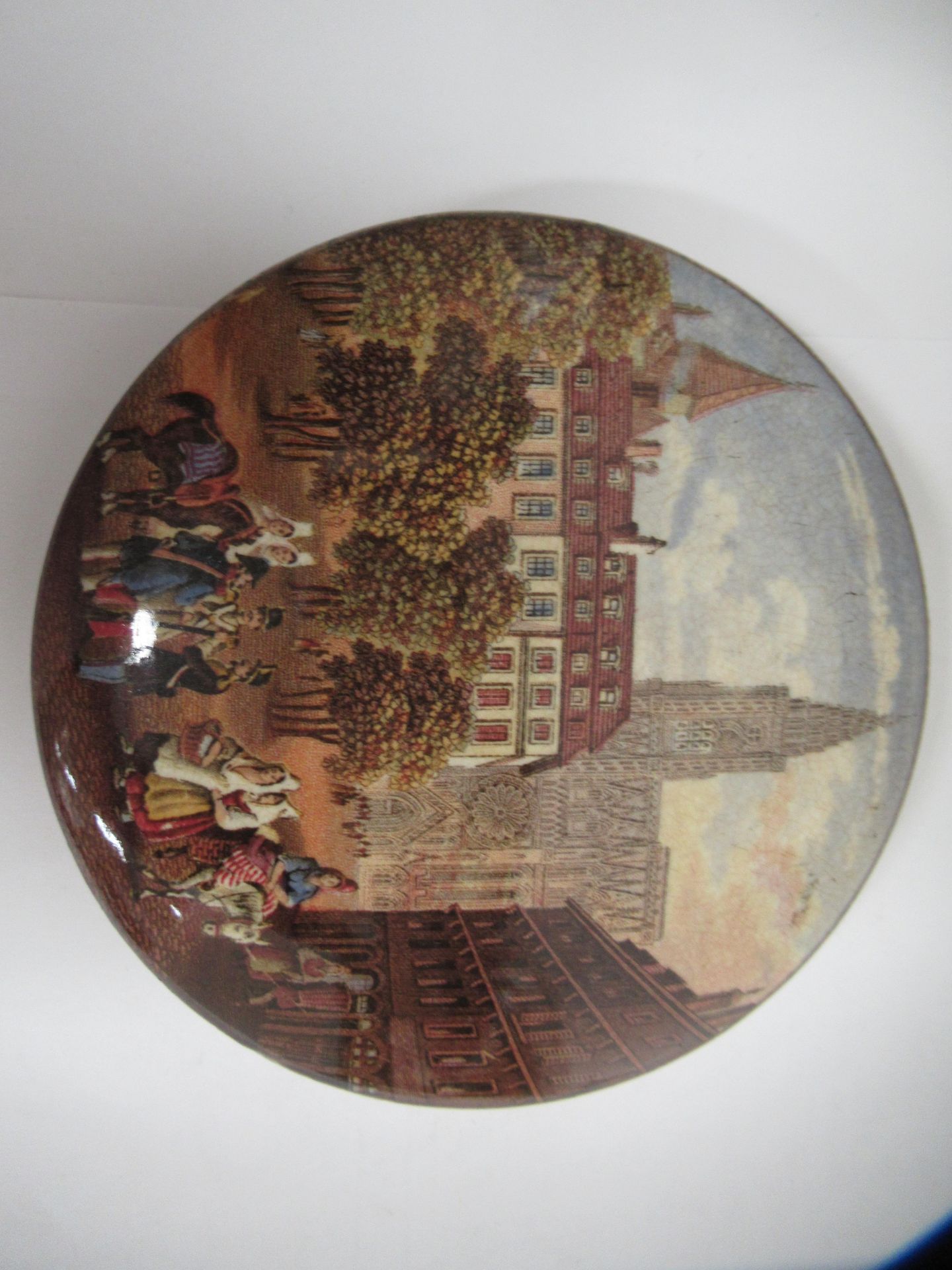 6x Prattware ceramic lids including 'The Residence of Anne Hathaway', 'Strasburg', 'Albert Memorial' - Image 2 of 36
