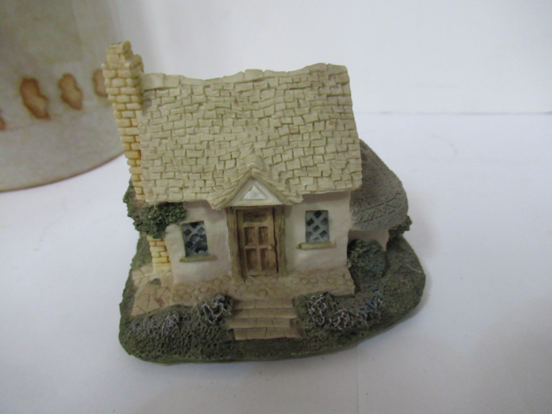 Nativity scene, 4x model houses and tall figure of Santa - Image 8 of 11