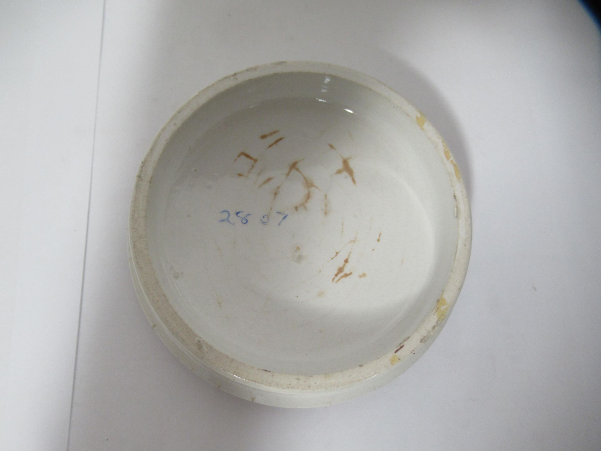 6X Prattware ceramic lids including 'Peace', 'Choir of the Chapel Royal Savoy Destroyed by Fire, Jul - Bild 19 aus 24
